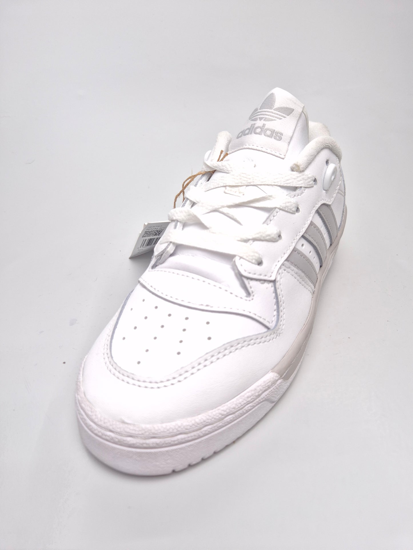 ADIDAS NOVI ORIGINAL PATIKI BR 38.5