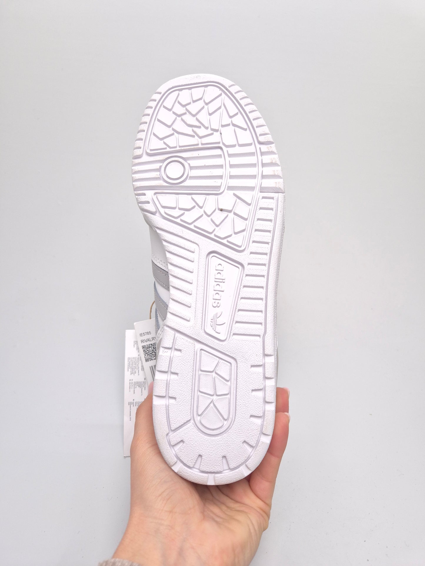 ADIDAS NOVI ORIGINAL PATIKI BR 38.5