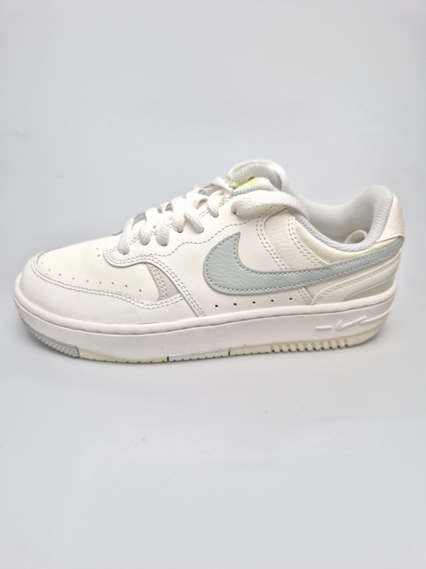 NIKE NOVI ORIGINAL PATIKI BR 36.5