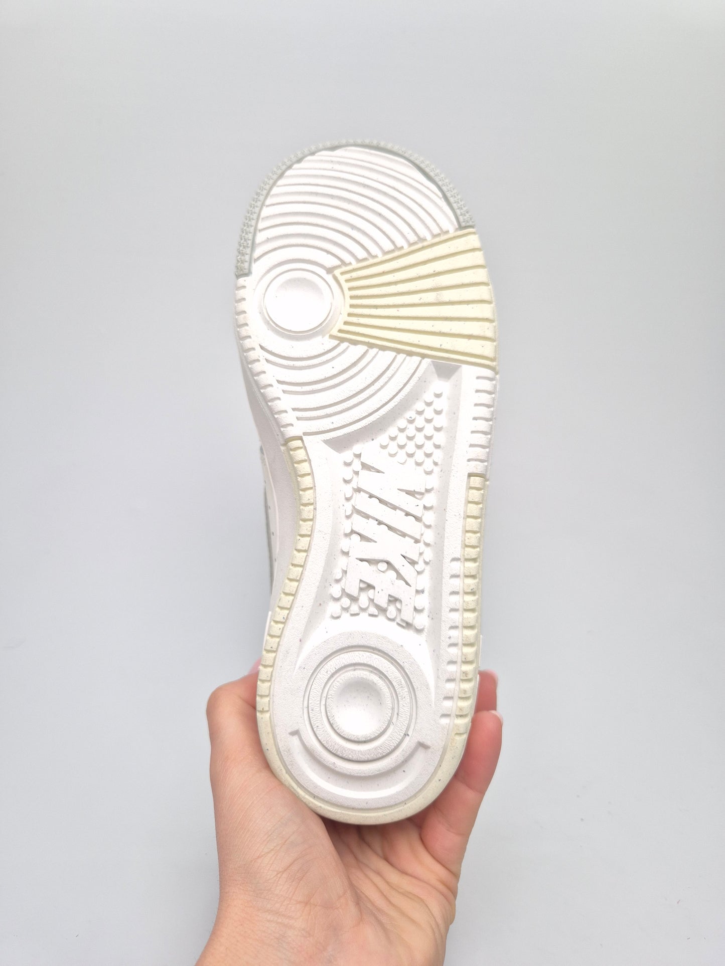 NIKE NOVI ORIGINAL PATIKI BR 36.5