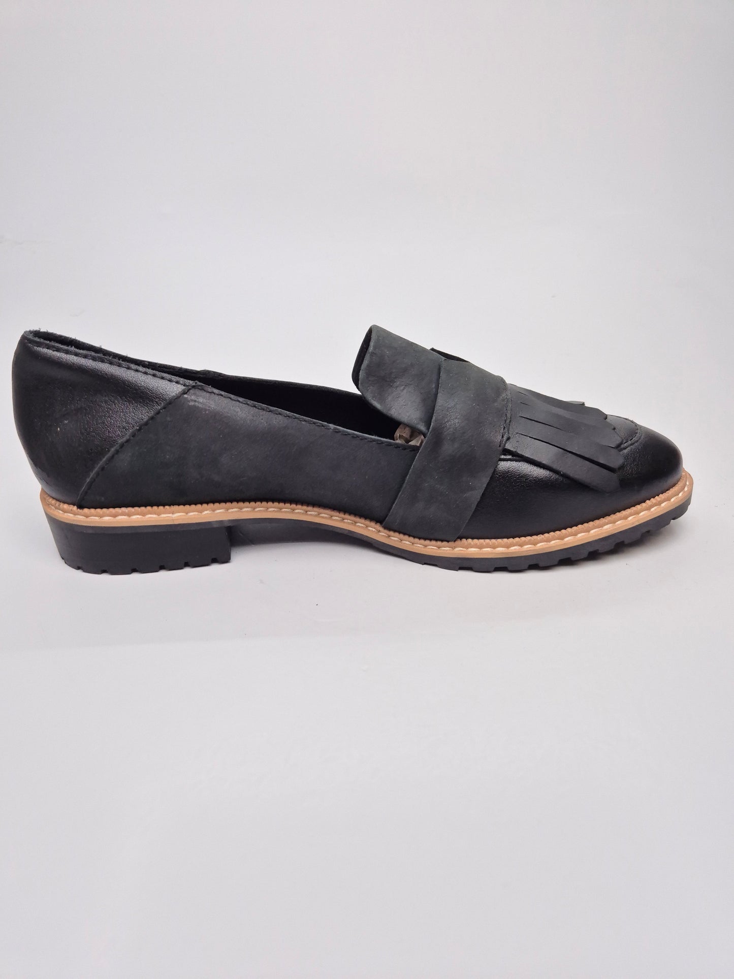 TOMS NOVI ORIGINAL KOZNI CEVLI BR 39