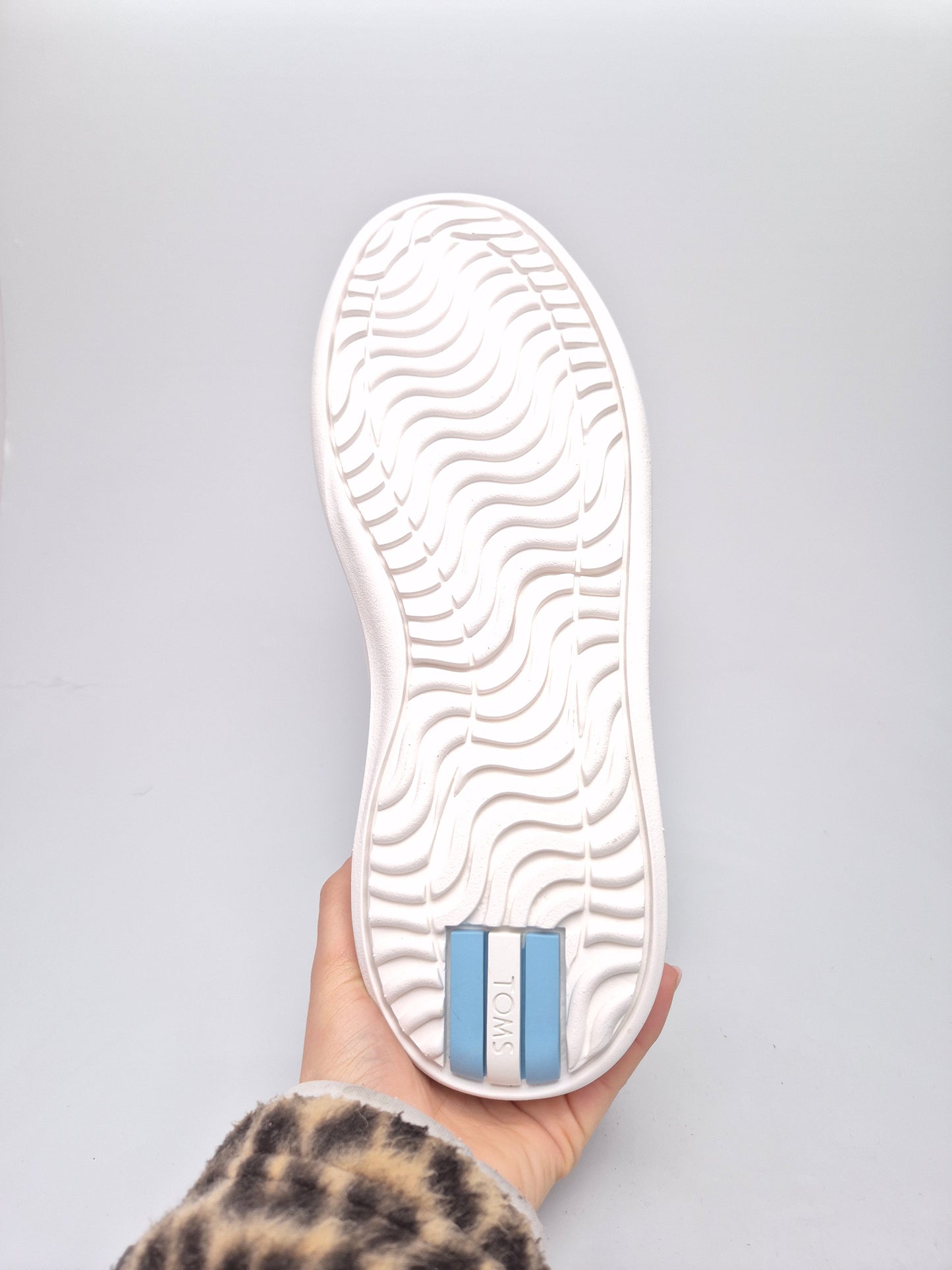 TOMS NOVI ORIGINAL PATIKI BR 45