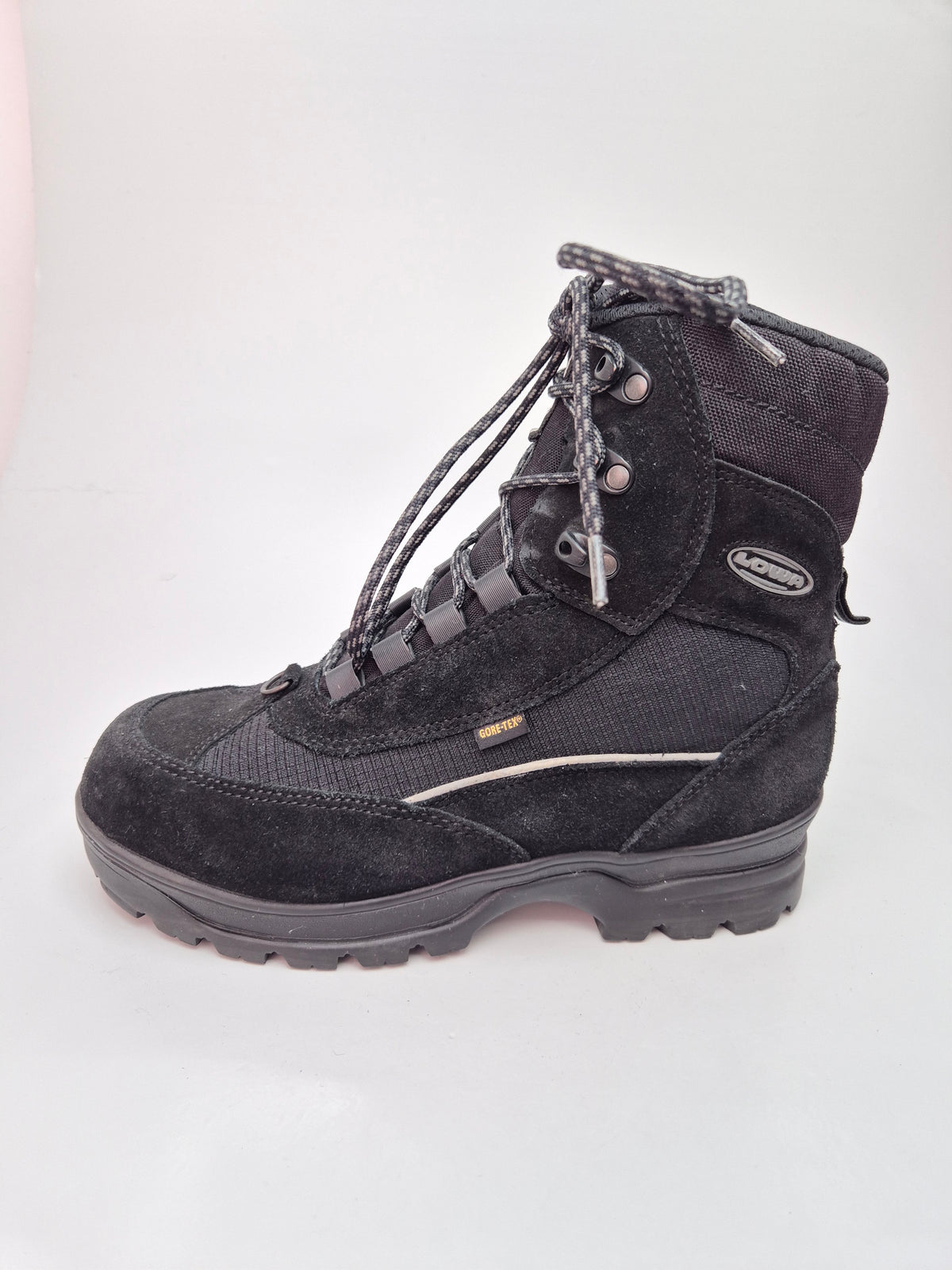 LOWA GORETEX NOVI ORIGINAL VODOOTPORNI CIZMI BR 41