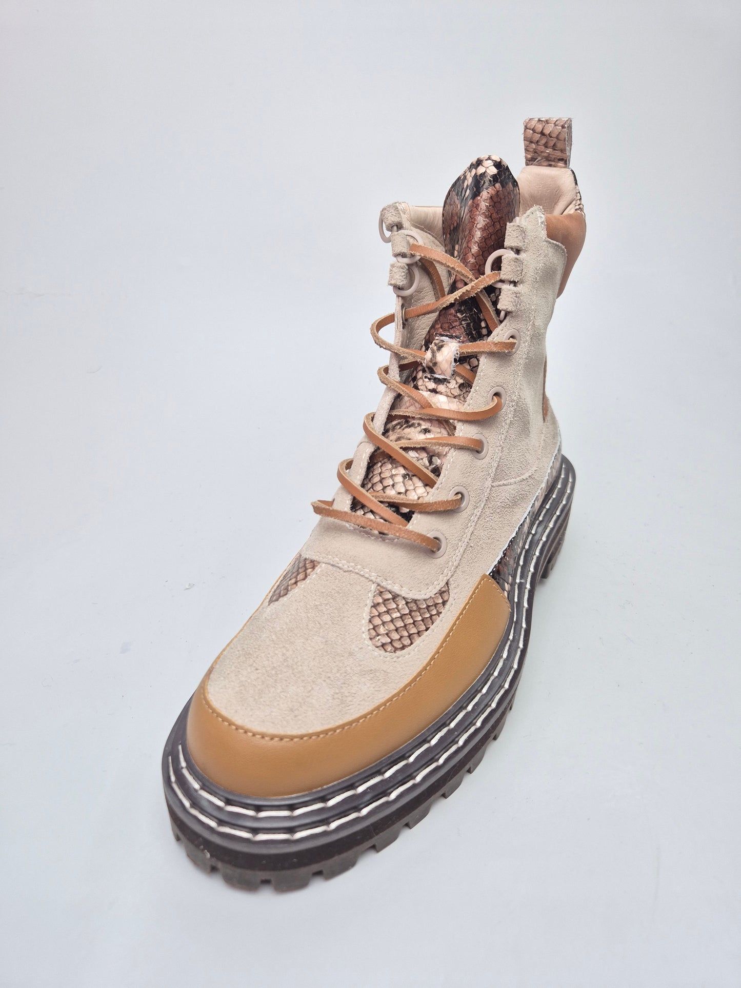 CECILIA ORIGINAL KOZNI CIZMI NOVI BR 37