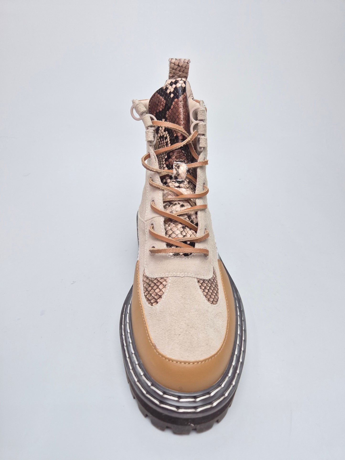 CECILIA ORIGINAL KOZNI CIZMI NOVI BR 37