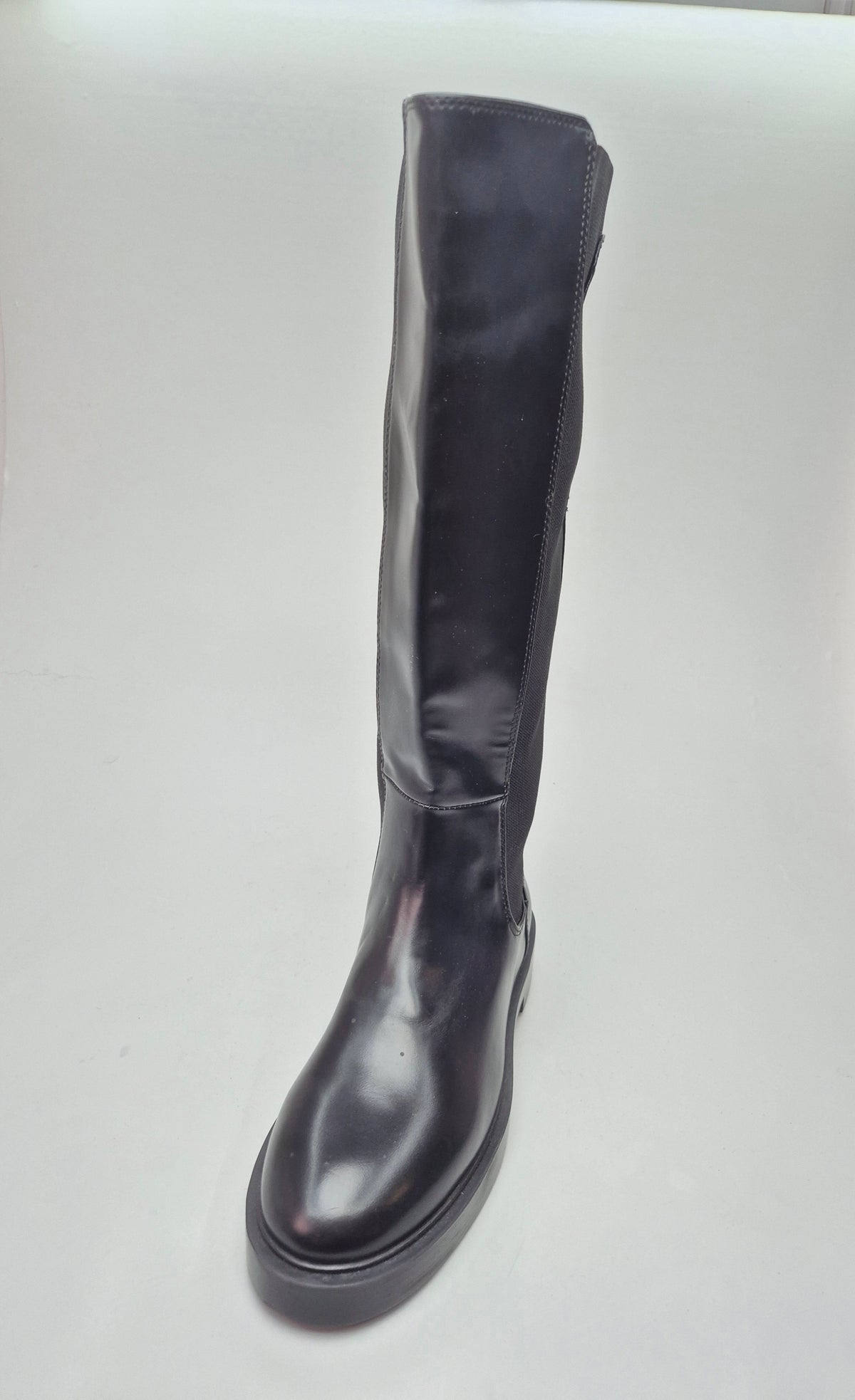 H & M NOVI ORIGINAL CIZMI BR 37