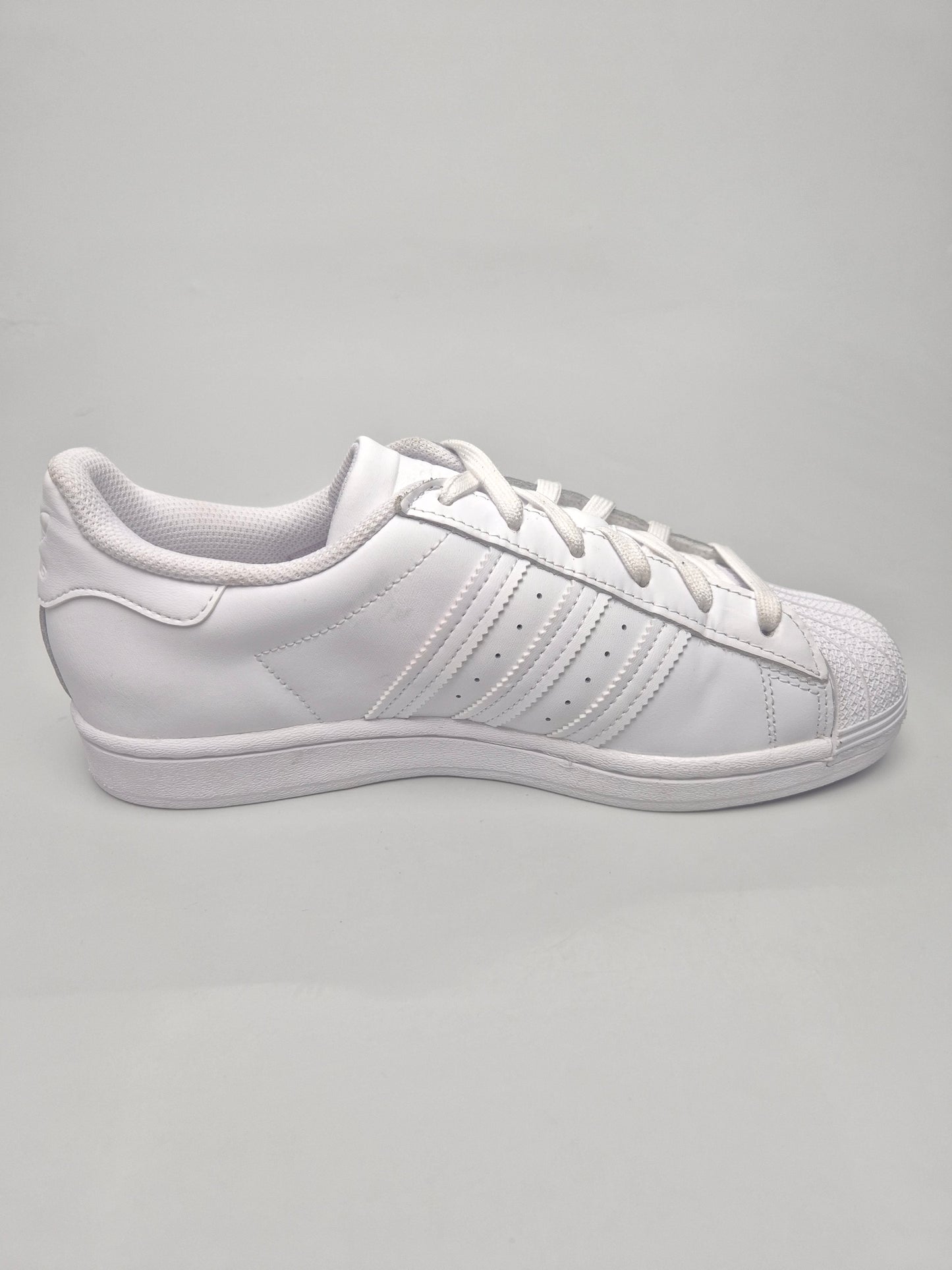 ADIDAS NOVI ORIGINAL PATIKI BR 38.5