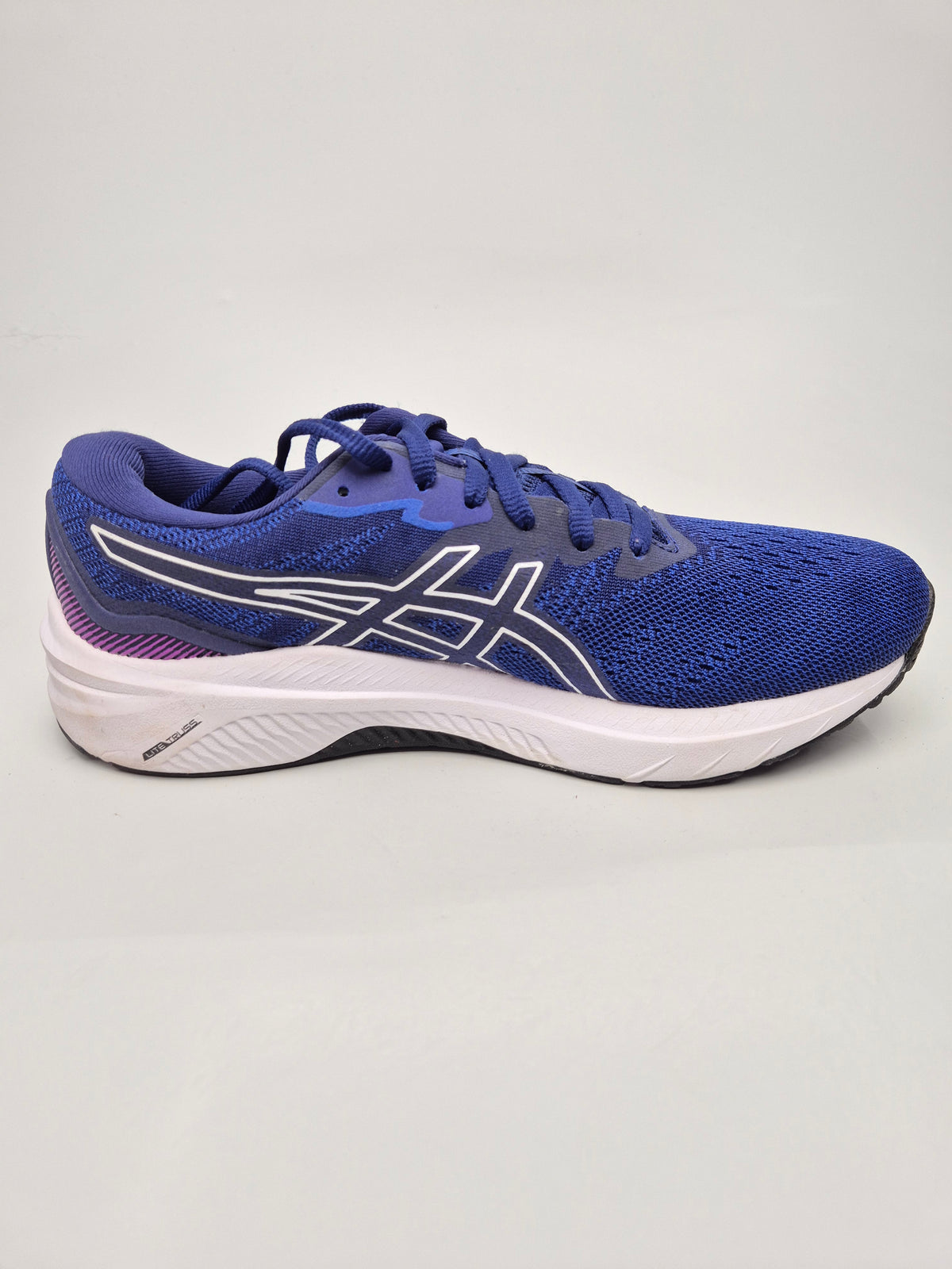 ASICS NOVI ORIGINAL PATIKI BR 39.5