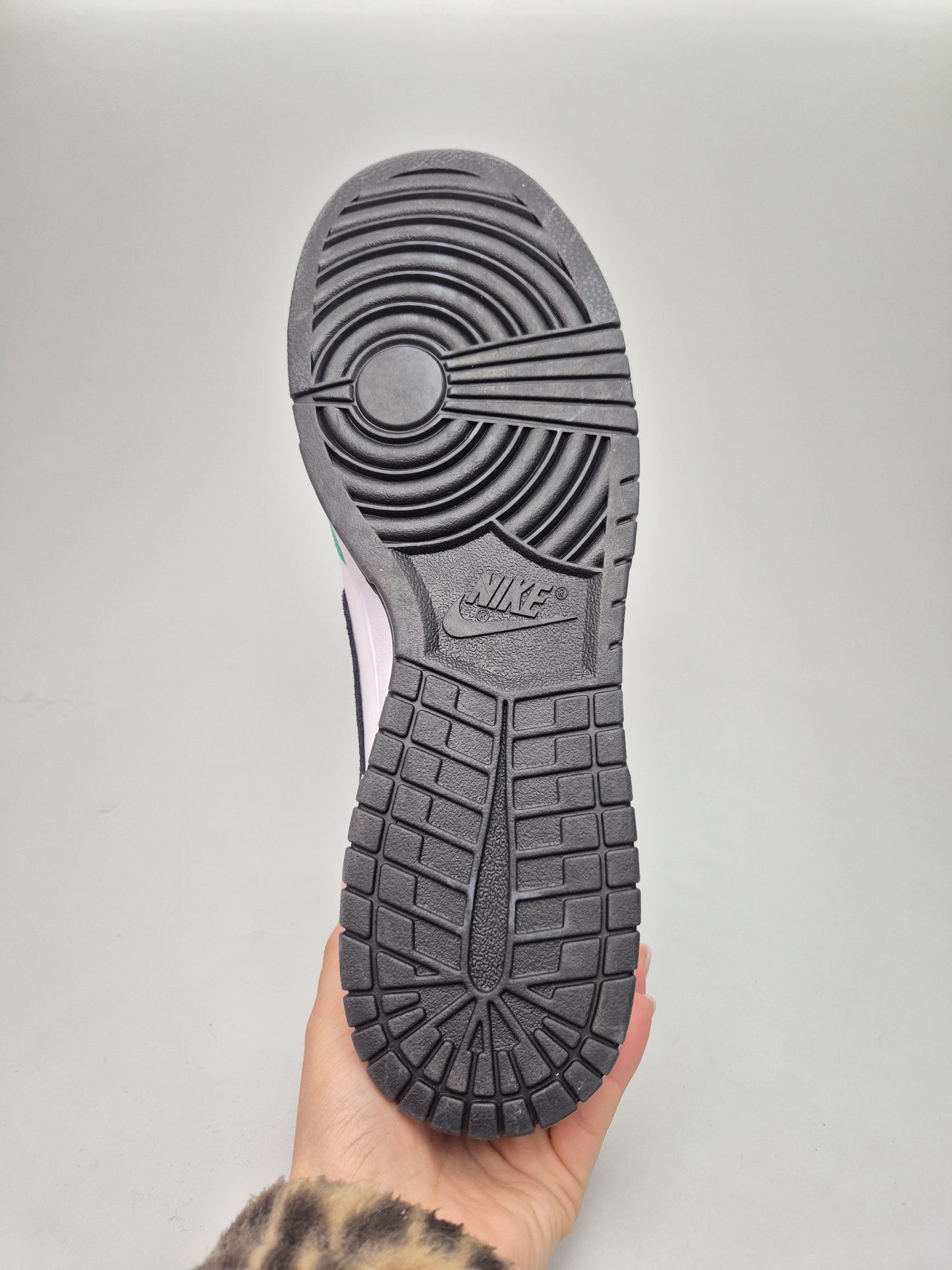 NIKE NOVI ORIGINAL PATIKI BR 48.5
