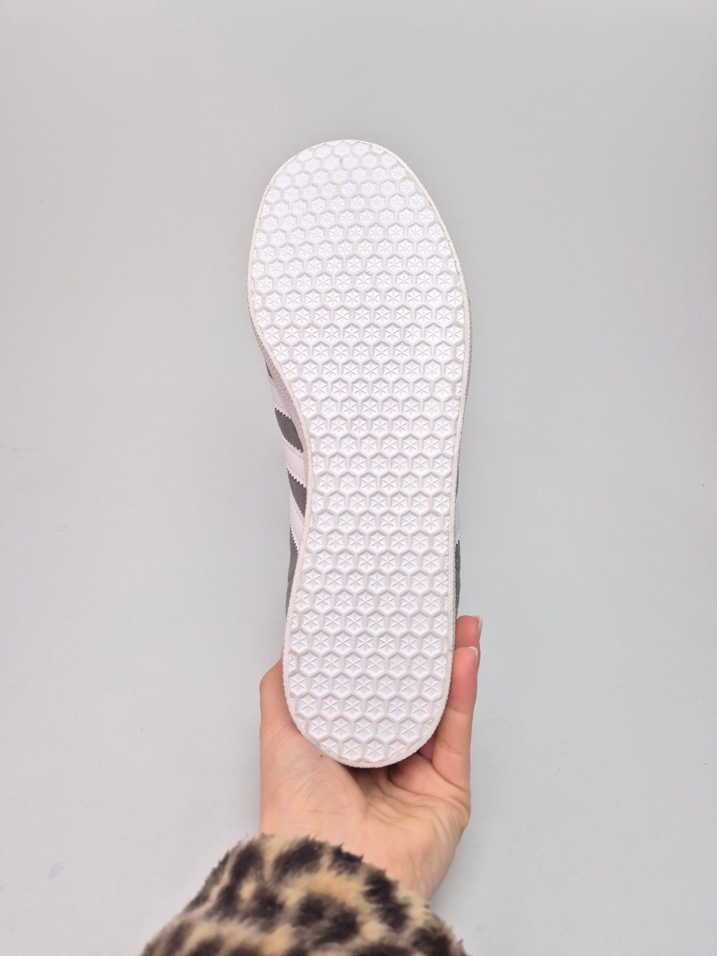 ADIDAS GAZZELE NOVI ORIGINAL PATIKI BR 43