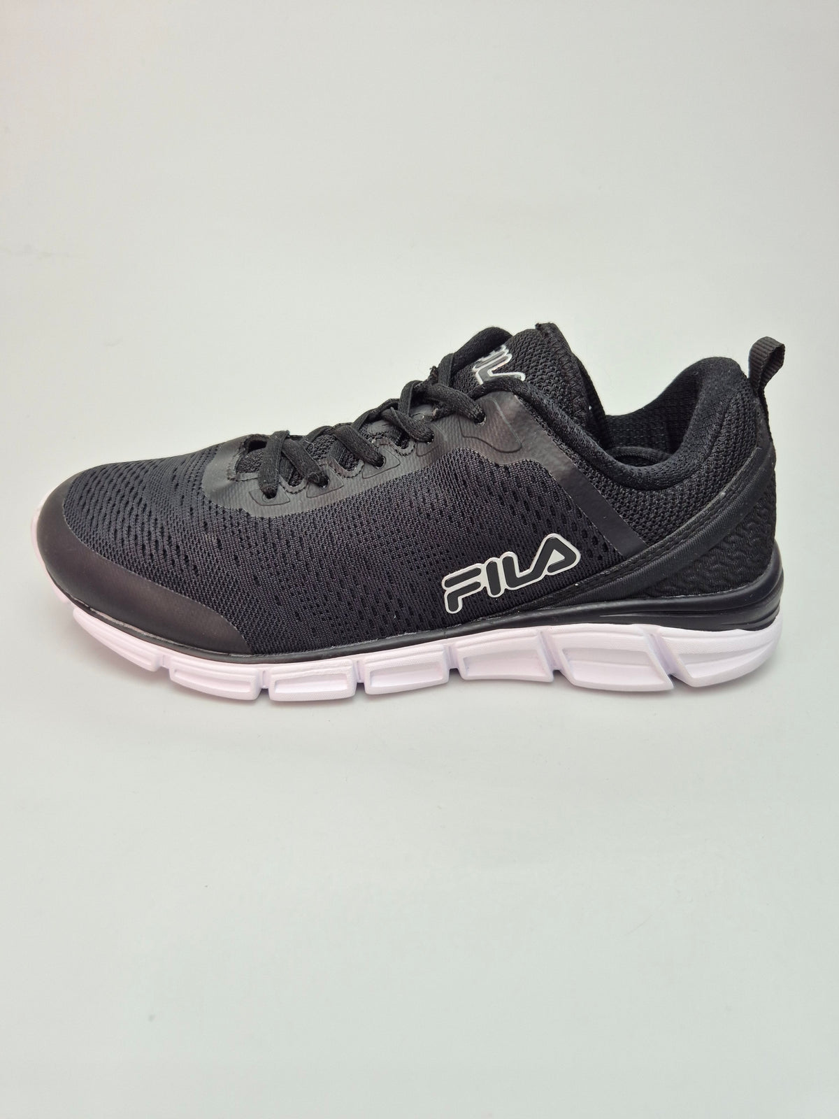 FILA NOVI ORIGINAL PATIKI BR 38.5