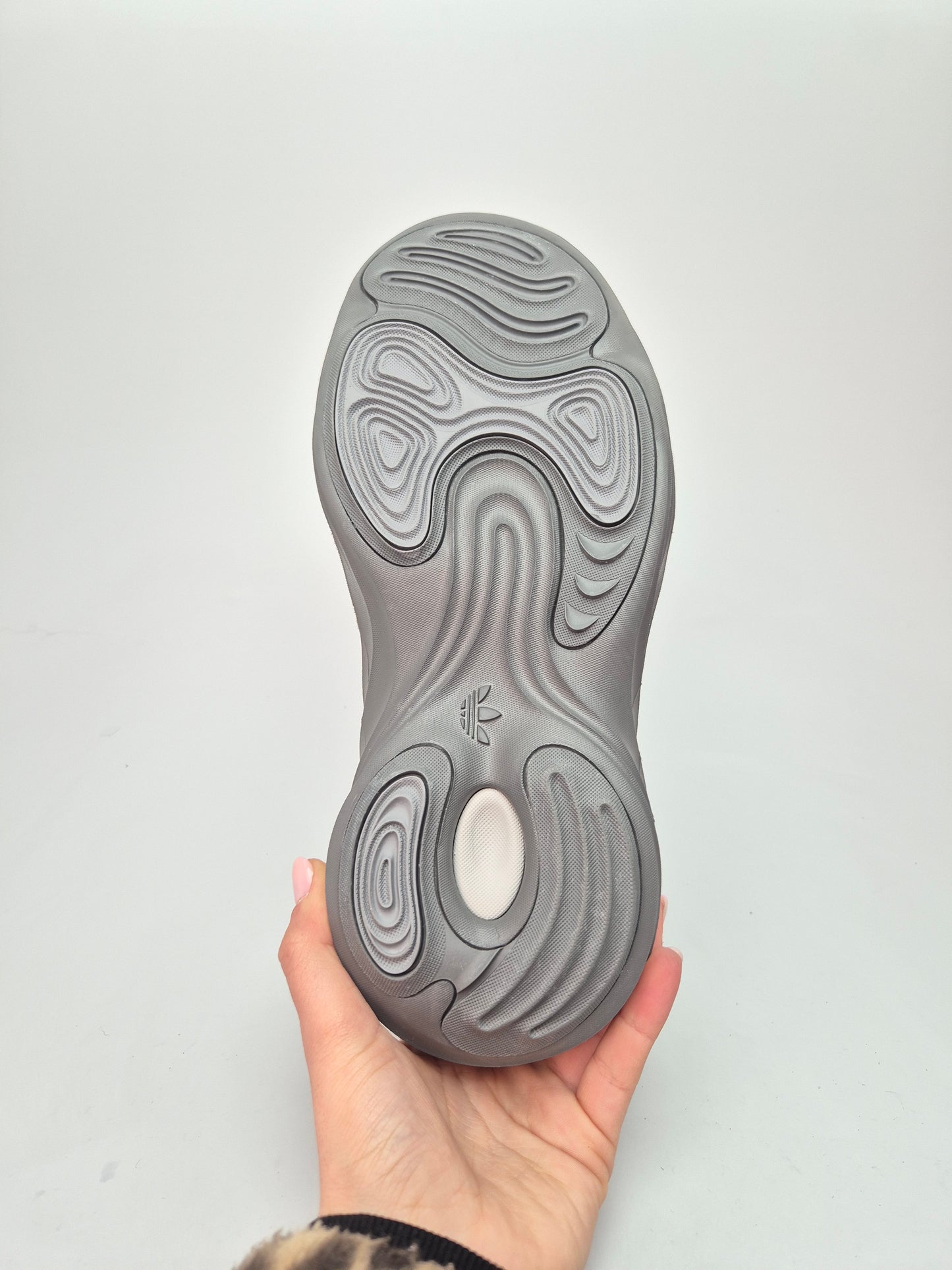 ADIDAS NOVI ORIGINAL PATIKI BR 40.5