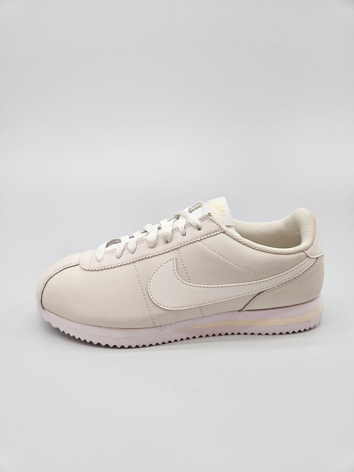 NIKE NOVI ORIGINAL PATIKI BR 40