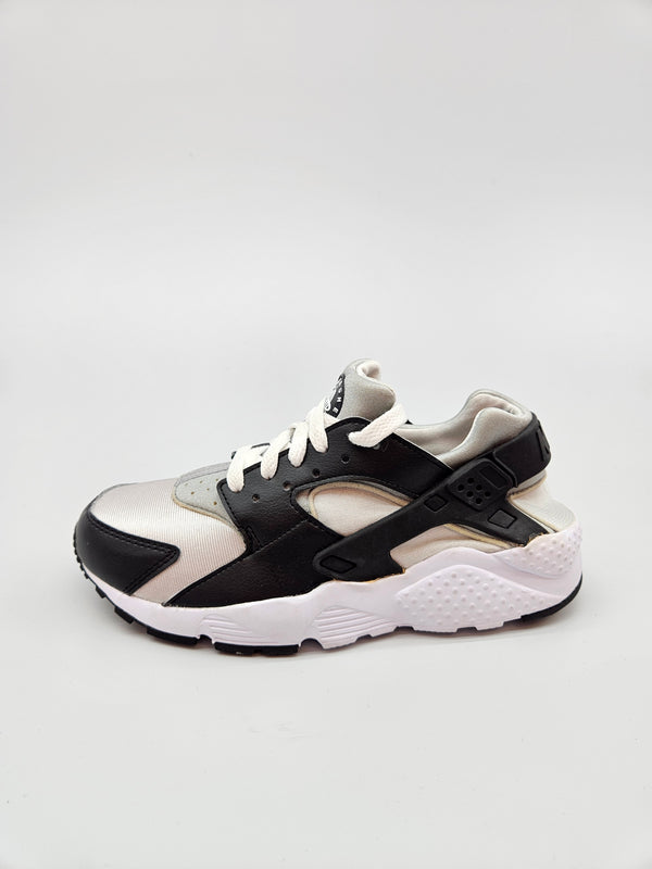NIKE HUARACHE NOVI ORIGINAL PATIKI BR 38