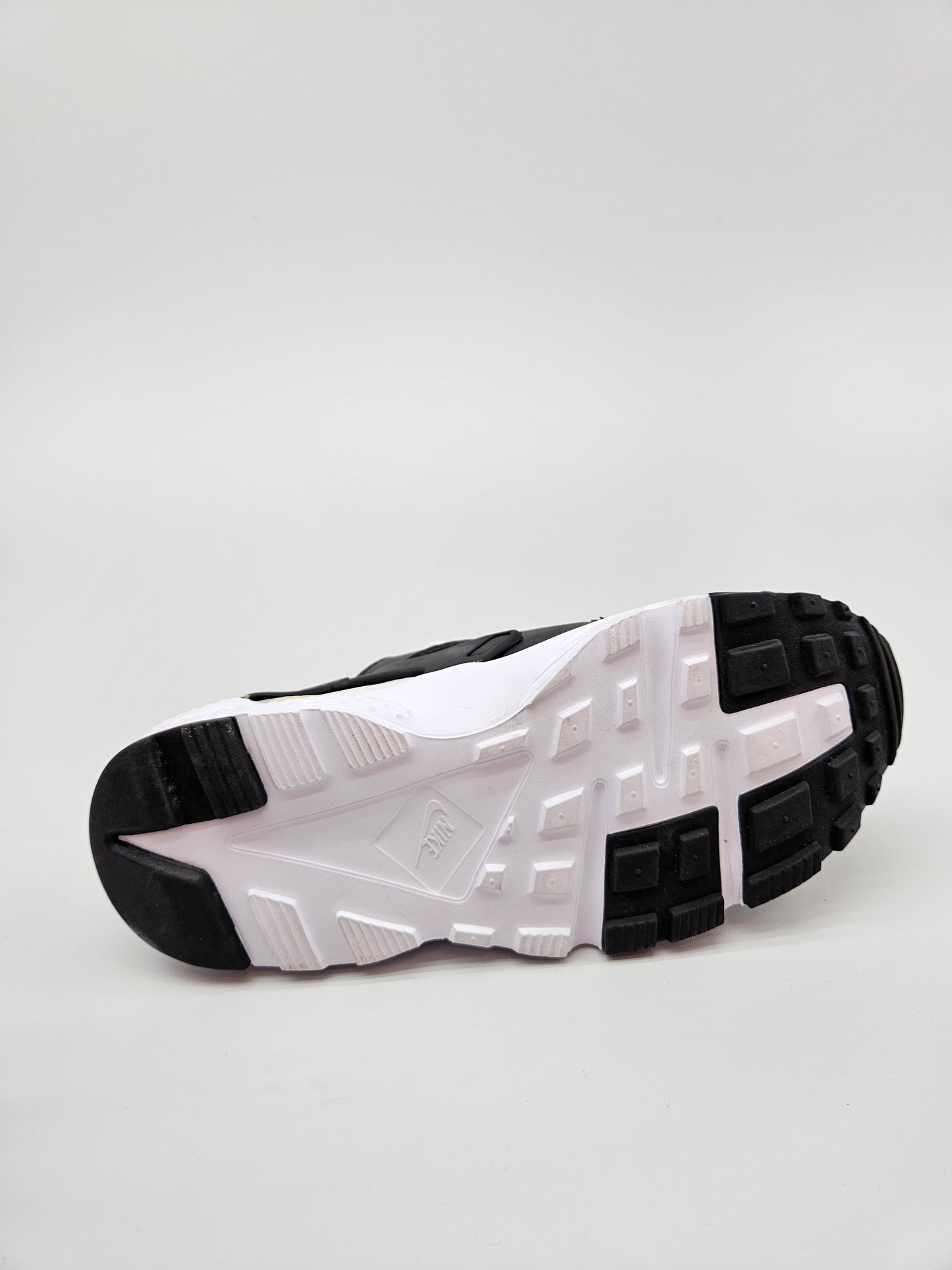 NIKE HUARACHE NOVI ORIGINAL PATIKI BR 38
