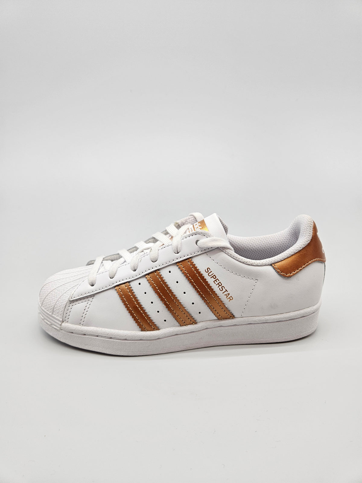ADIDAS SUPERSTAR NOVI ORIGINAL PATIKI BR 37