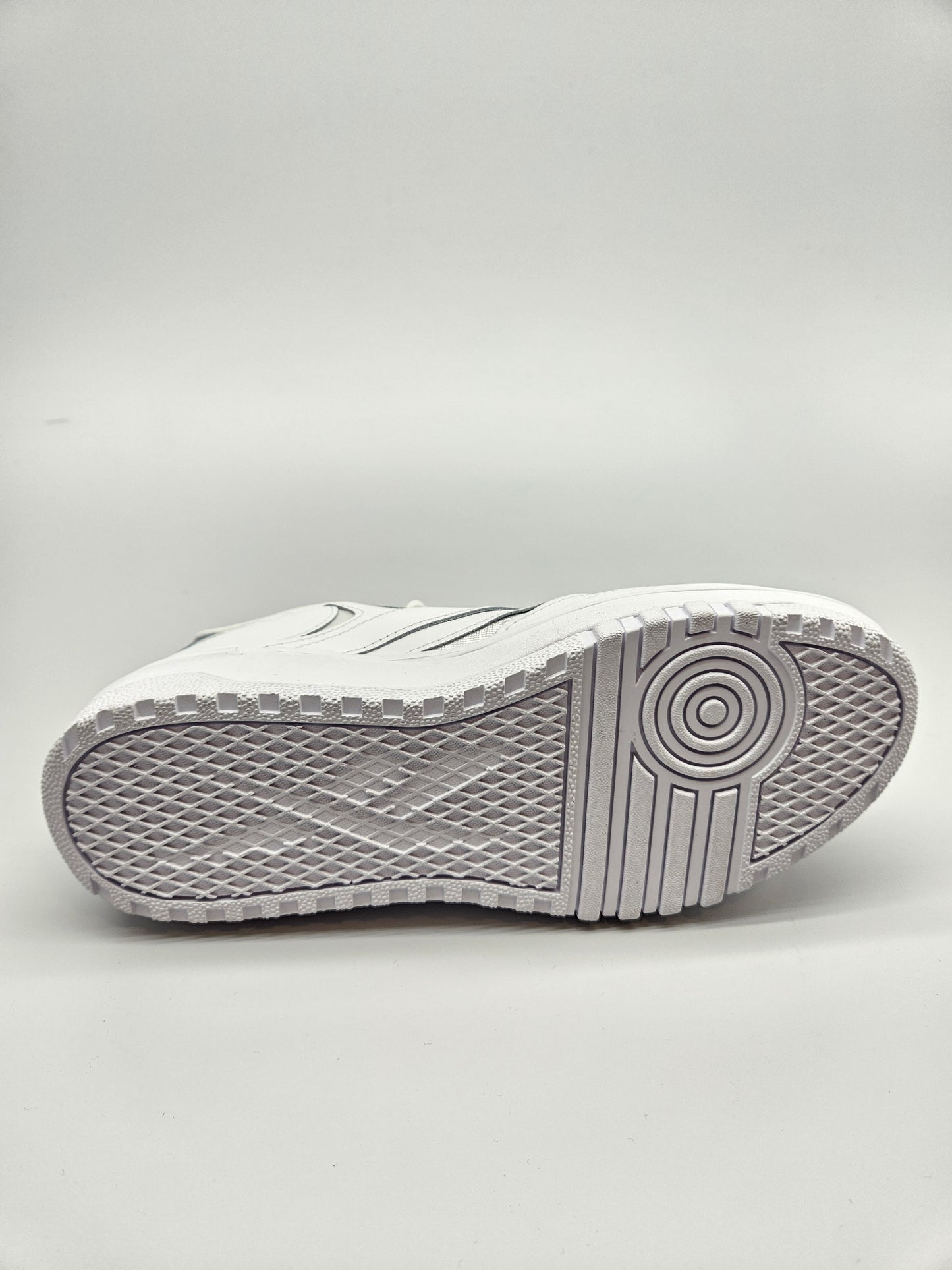 REEBOK NOVI ORIGINAL PATIKI BR 39