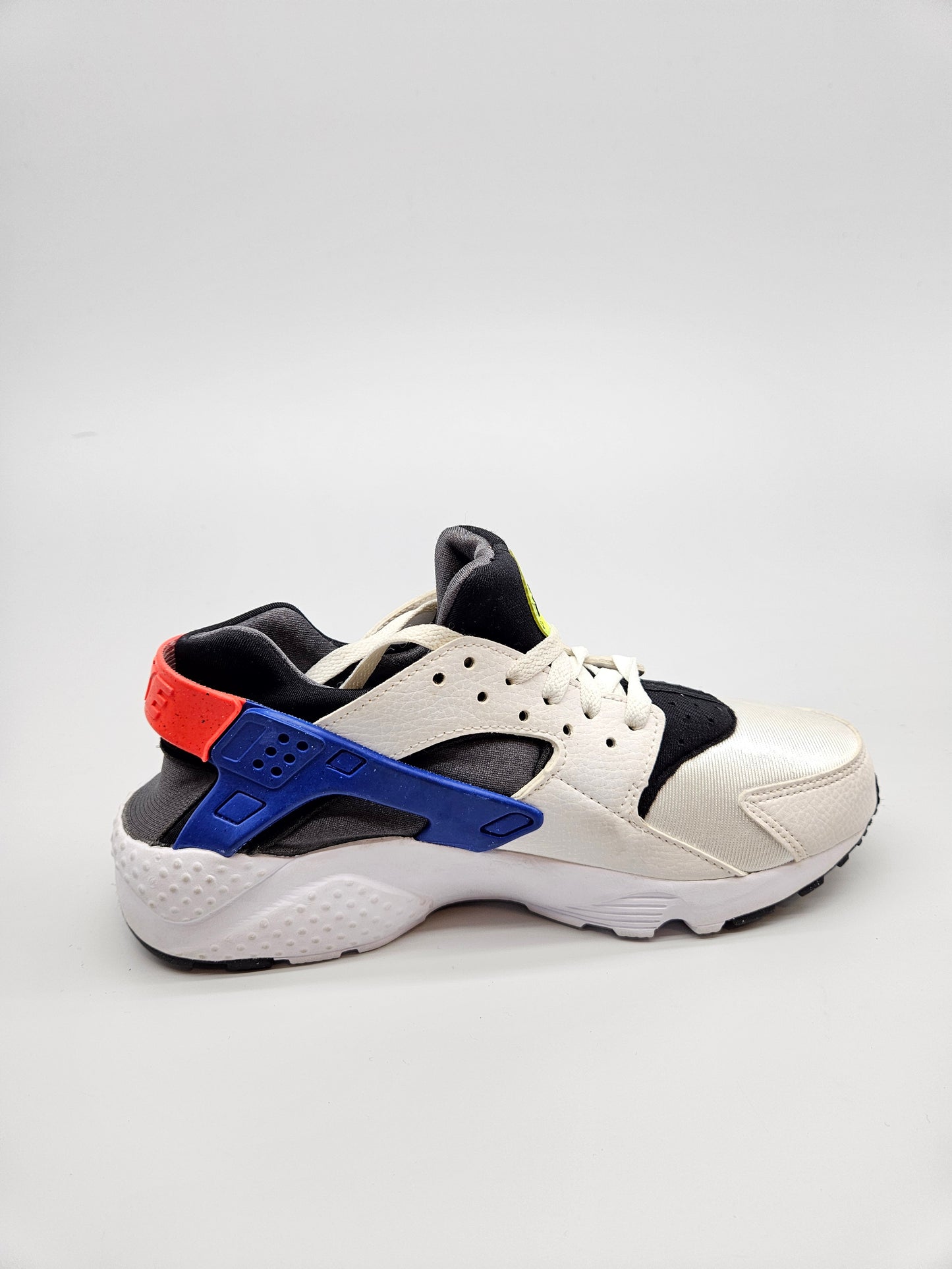 NIKE HUARACHE NOVI ORIGINAL PATIKI BR 38