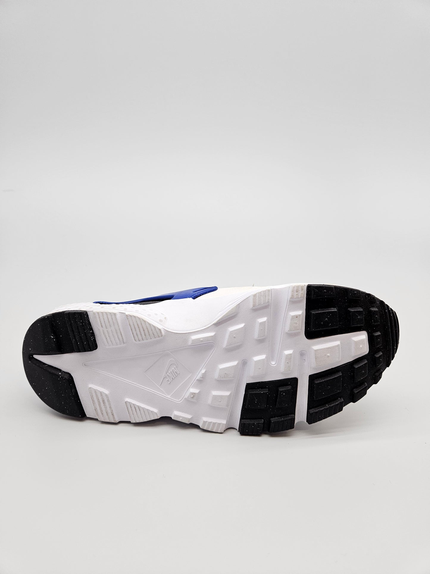 NIKE HUARACHE NOVI ORIGINAL PATIKI BR 38