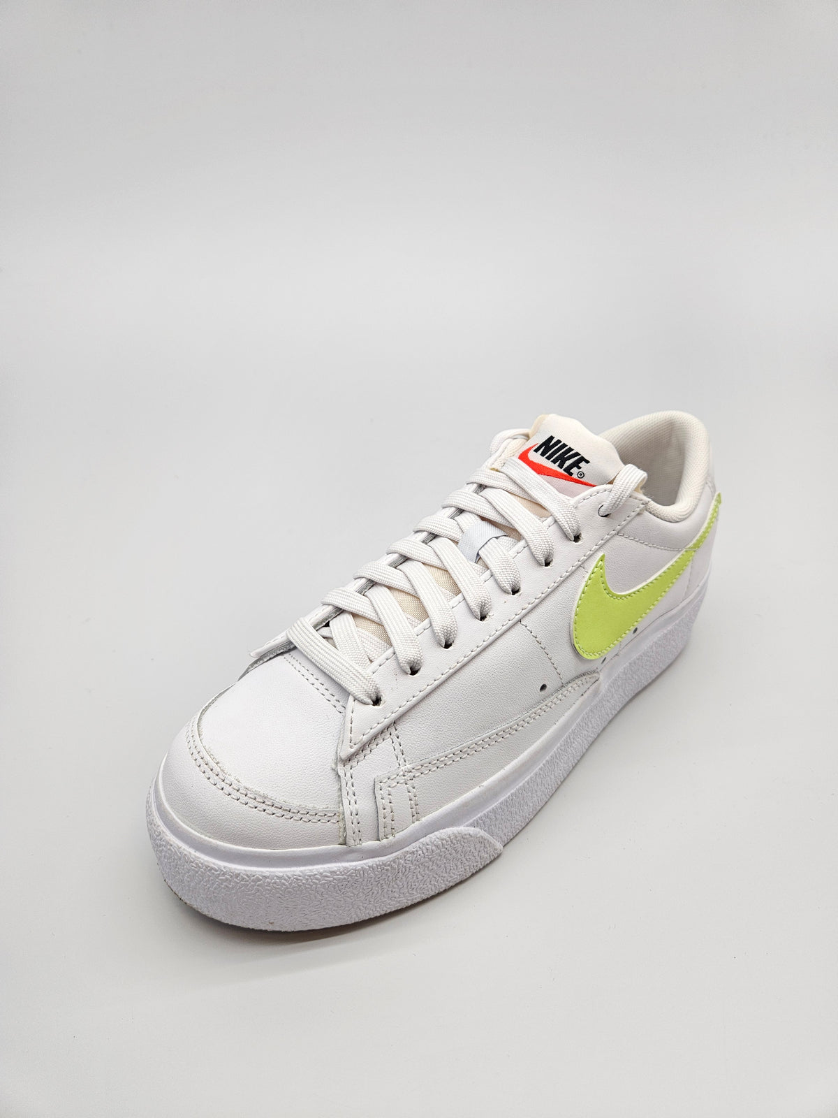 NIKE NOVI ORIGINAL PATIKI BR 37.5