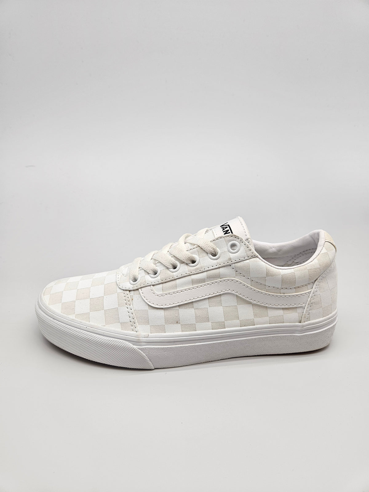VANS NOVI ORIGINAL PATIKI BR 39