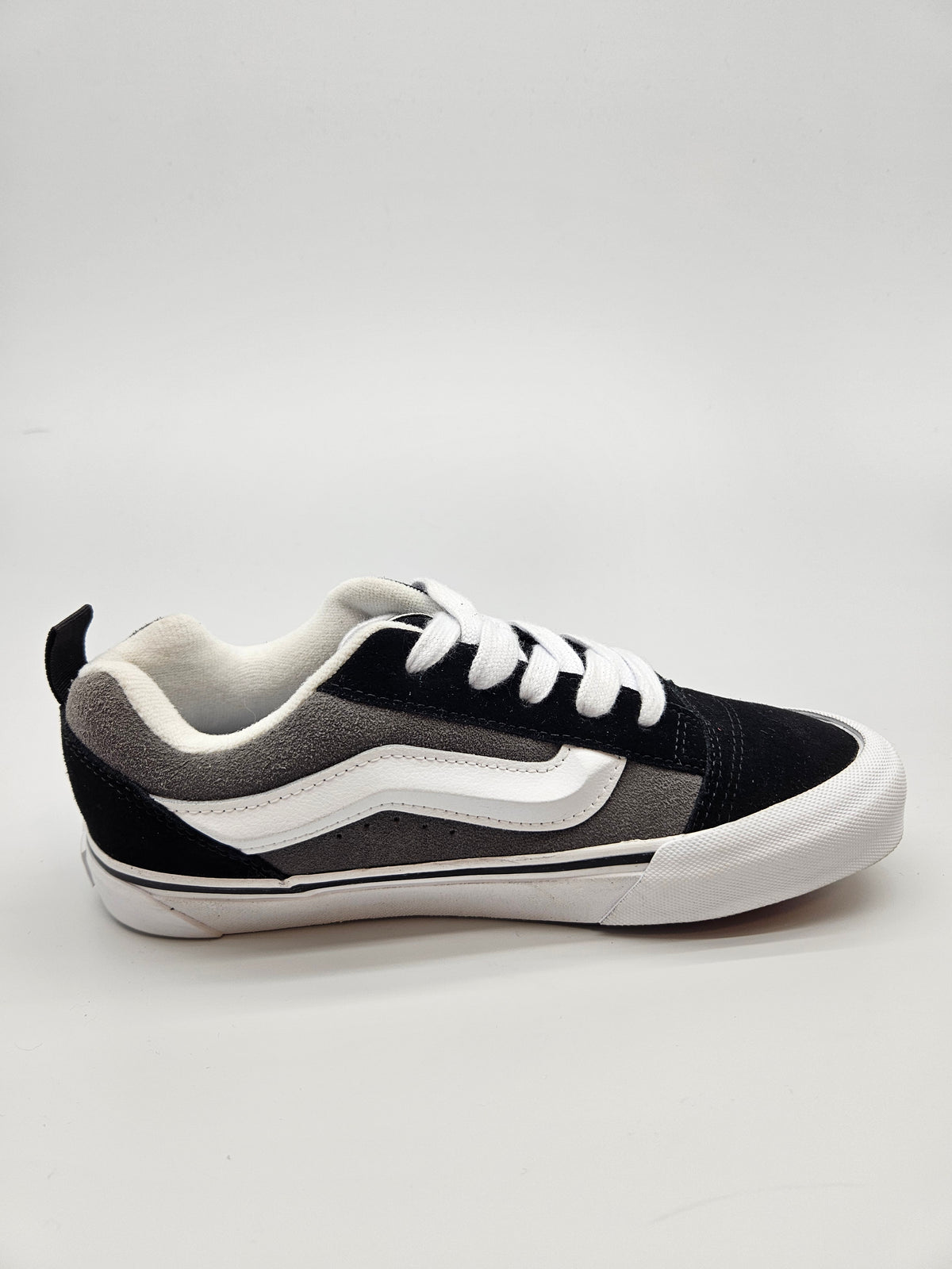 VANS NOVI ORIGINAL PATIKI BR 37