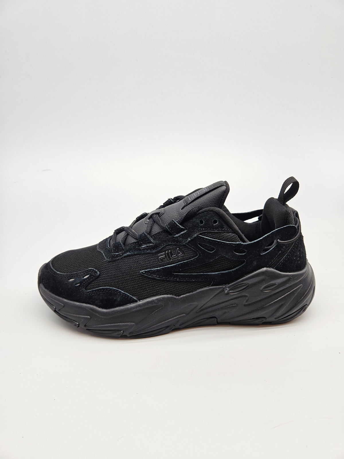 FILA NOVI ORIGINAL PATIKI BR 41.5