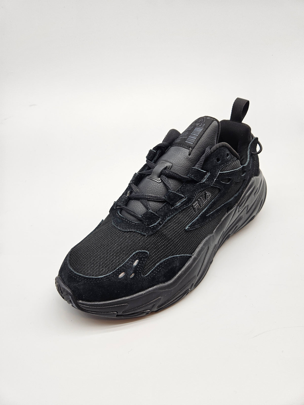 FILA NOVI ORIGINAL PATIKI BR 41.5