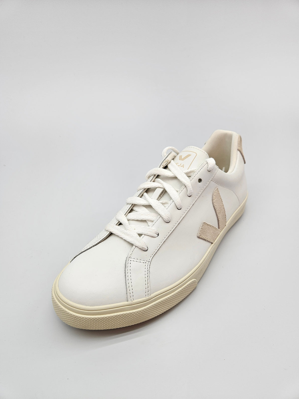 VEJA NOVI ORIGINAL PATIKI BR 40
