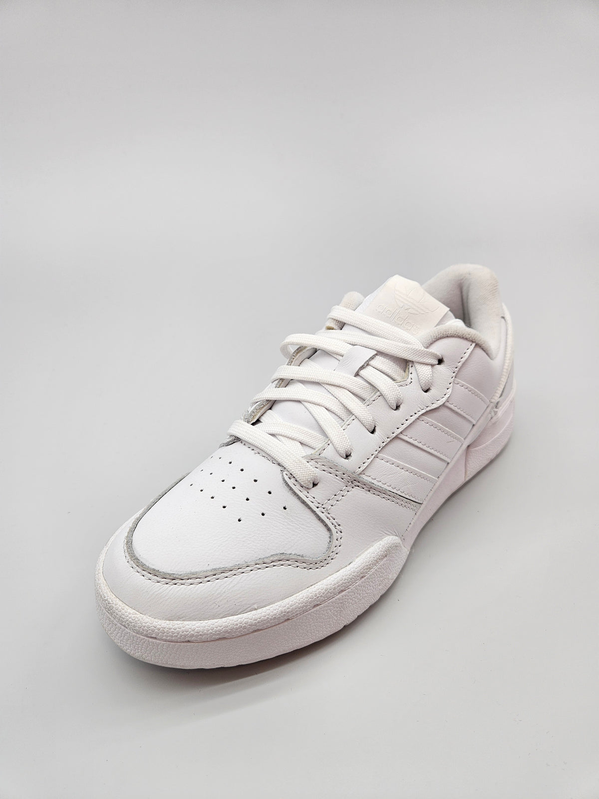 ADIDAS NOVI ORIGINAL PATIKI BR 38.5