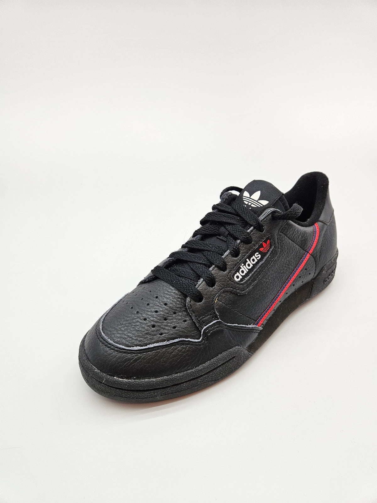 ADIDAS NOVI ORIGINAL PATIKI BR 39