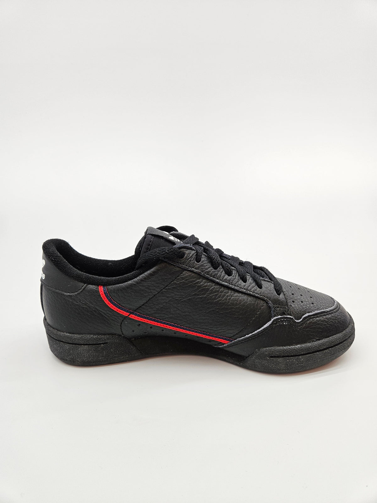 ADIDAS NOVI ORIGINAL PATIKI BR 39