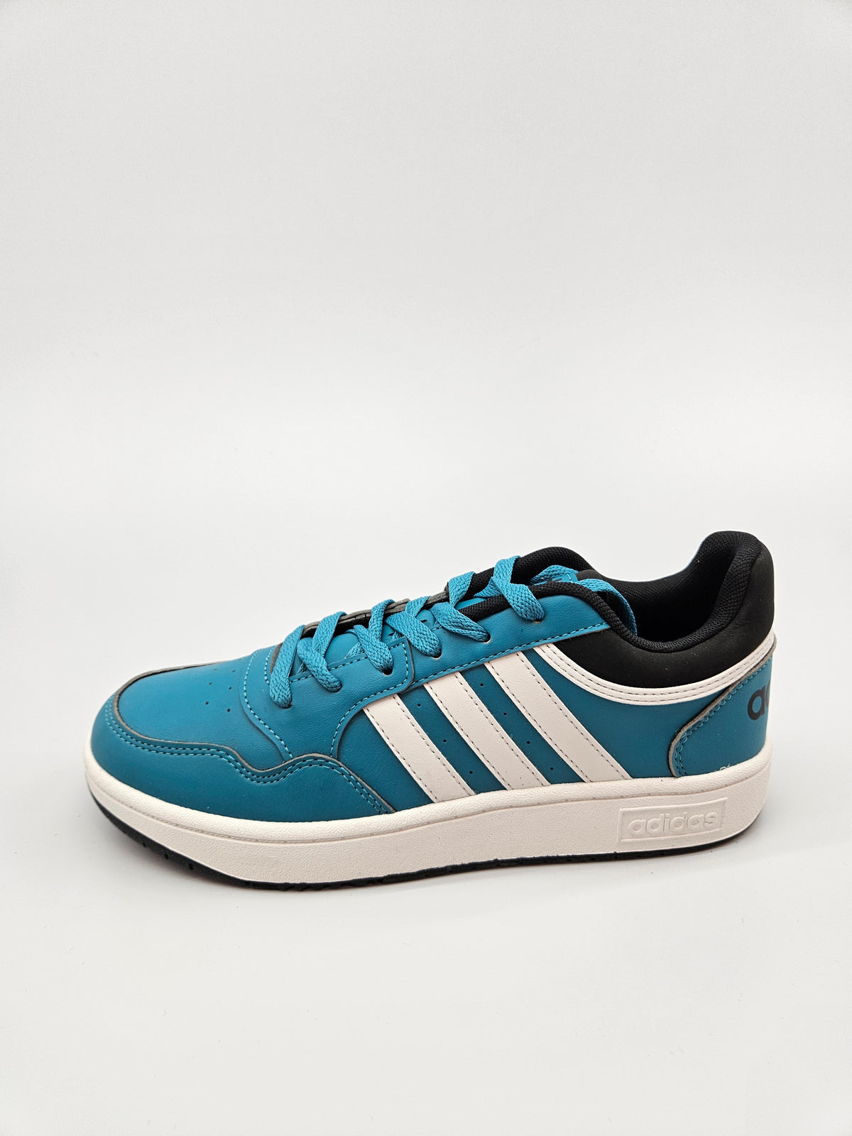ADIDAS NOVI ORIGINAL PATIKI BR 39