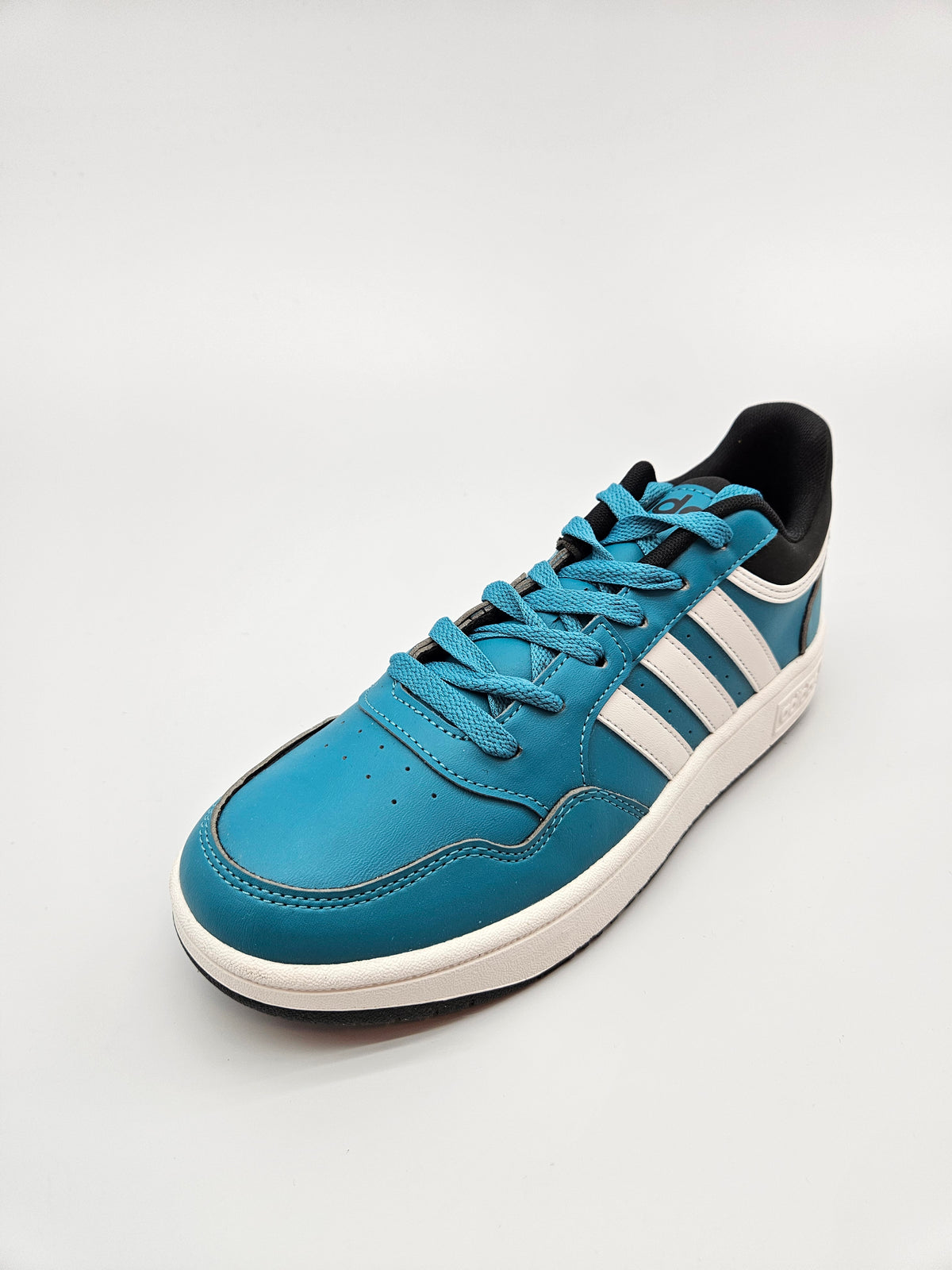 ADIDAS NOVI ORIGINAL PATIKI BR 39