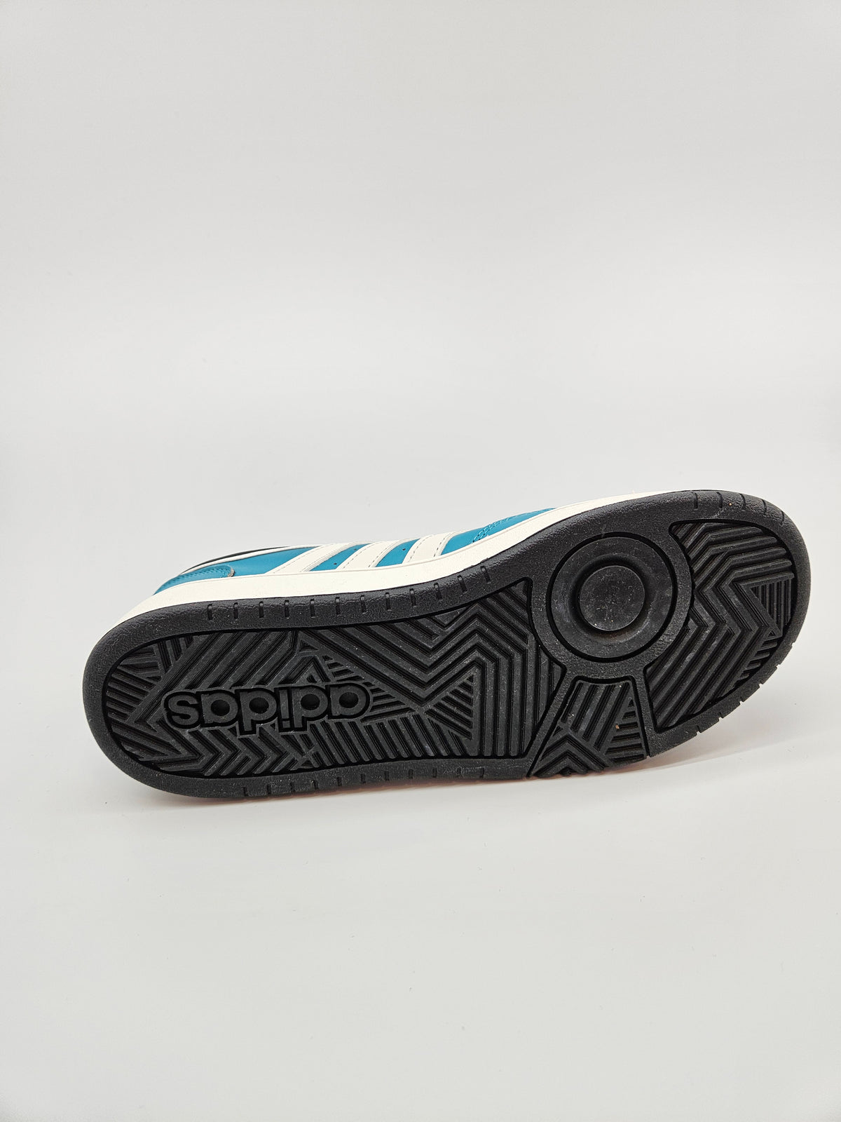 ADIDAS NOVI ORIGINAL PATIKI BR 39