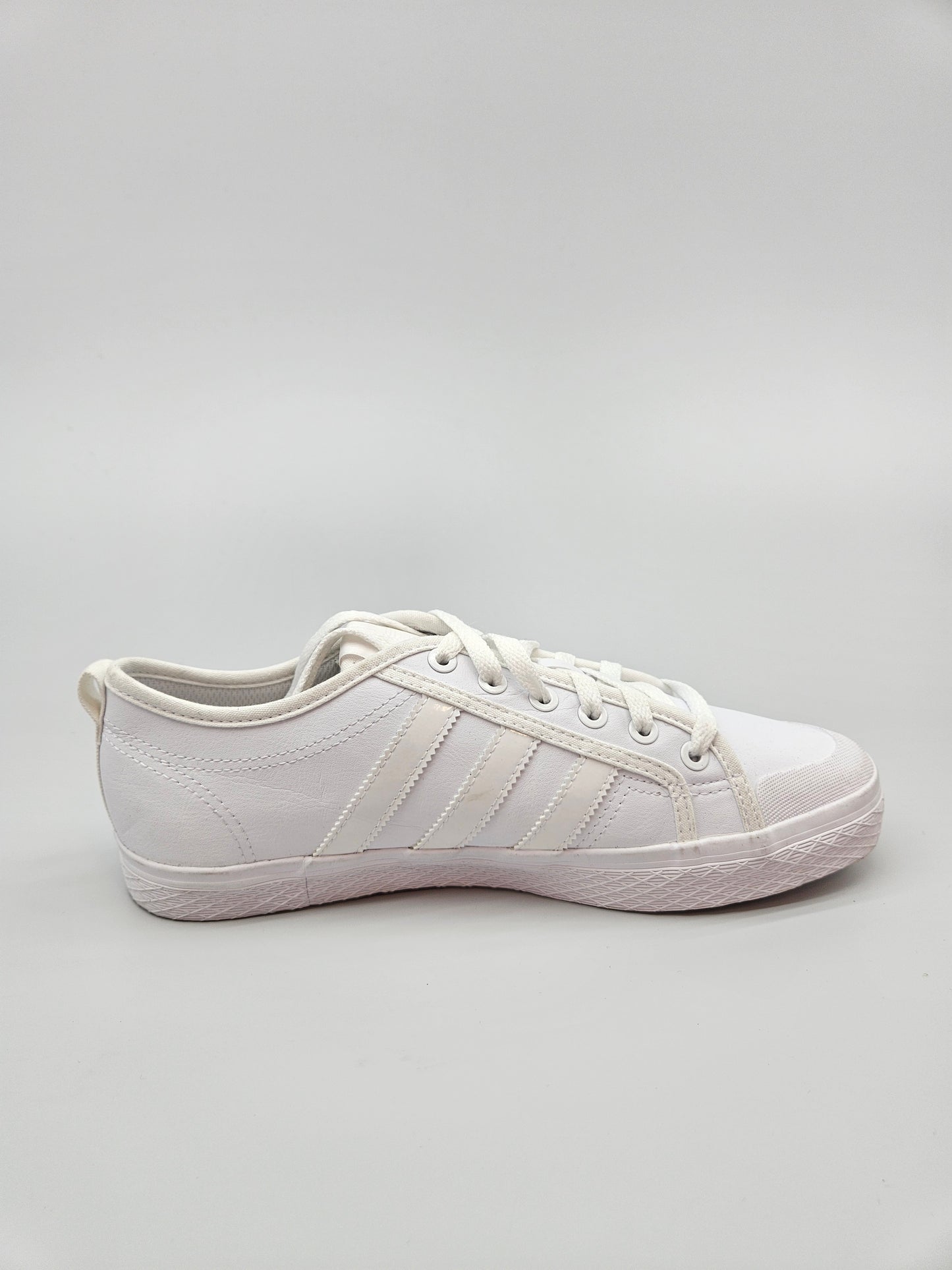 ADIDAS NOVI ORIGINAL PATIKI BR 41