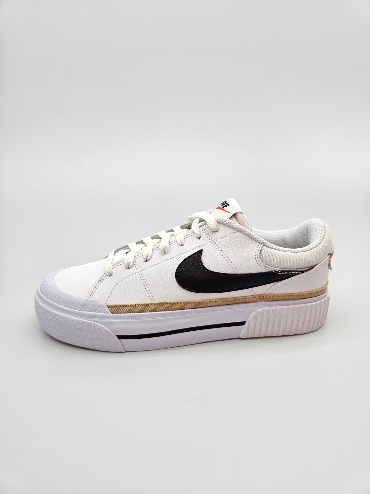 NIKE NOVI ORIGINAL PATIKI BR 40.5