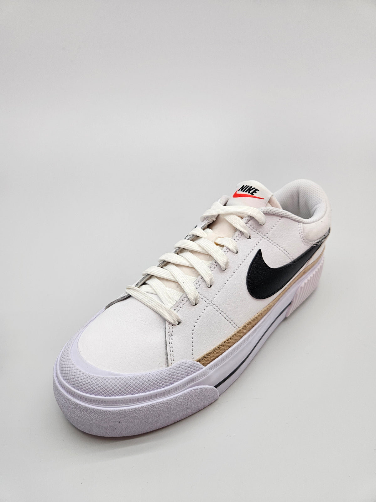 NIKE NOVI ORIGINAL PATIKI BR 40.5