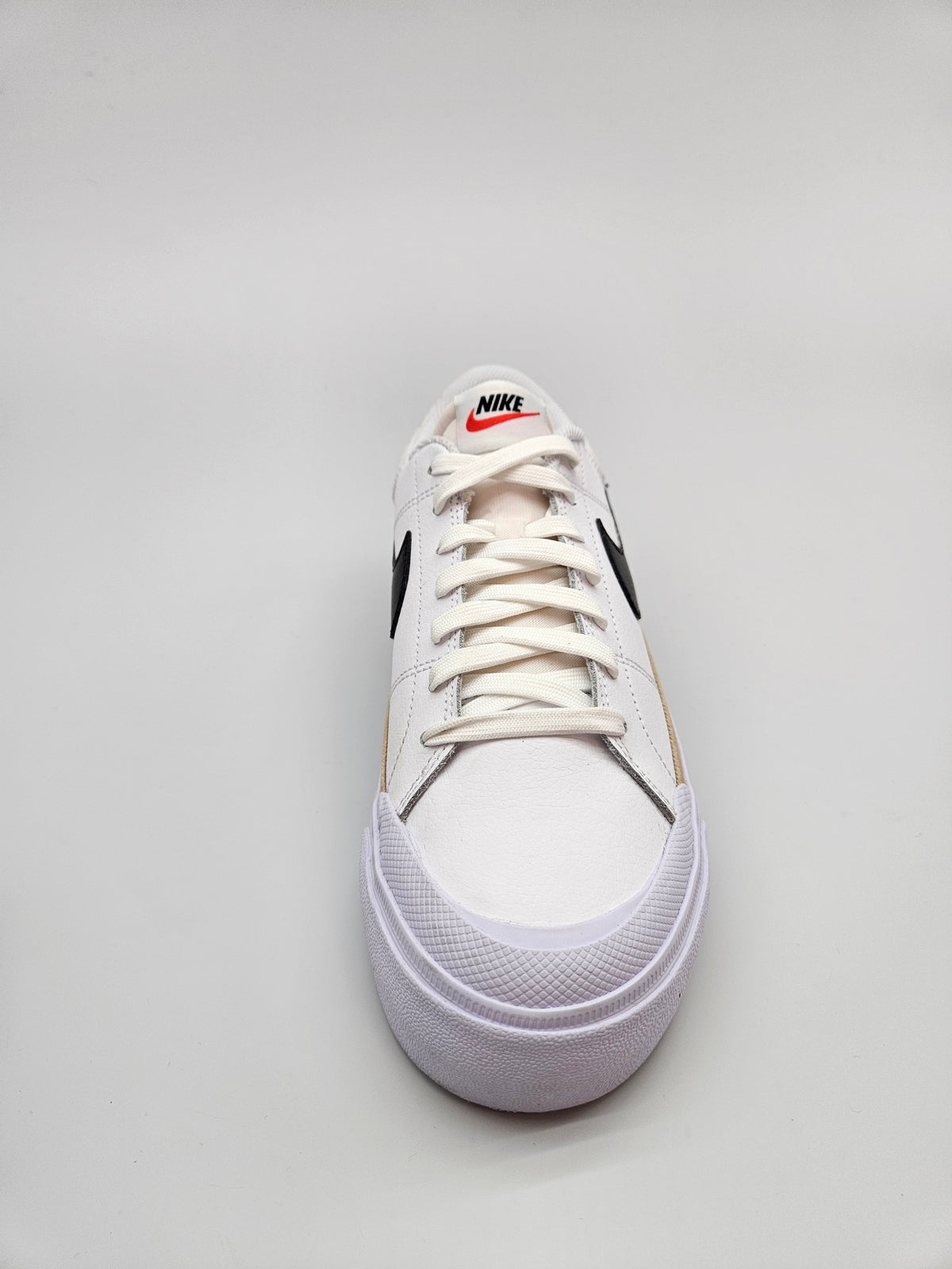 NIKE NOVI ORIGINAL PATIKI BR 40.5