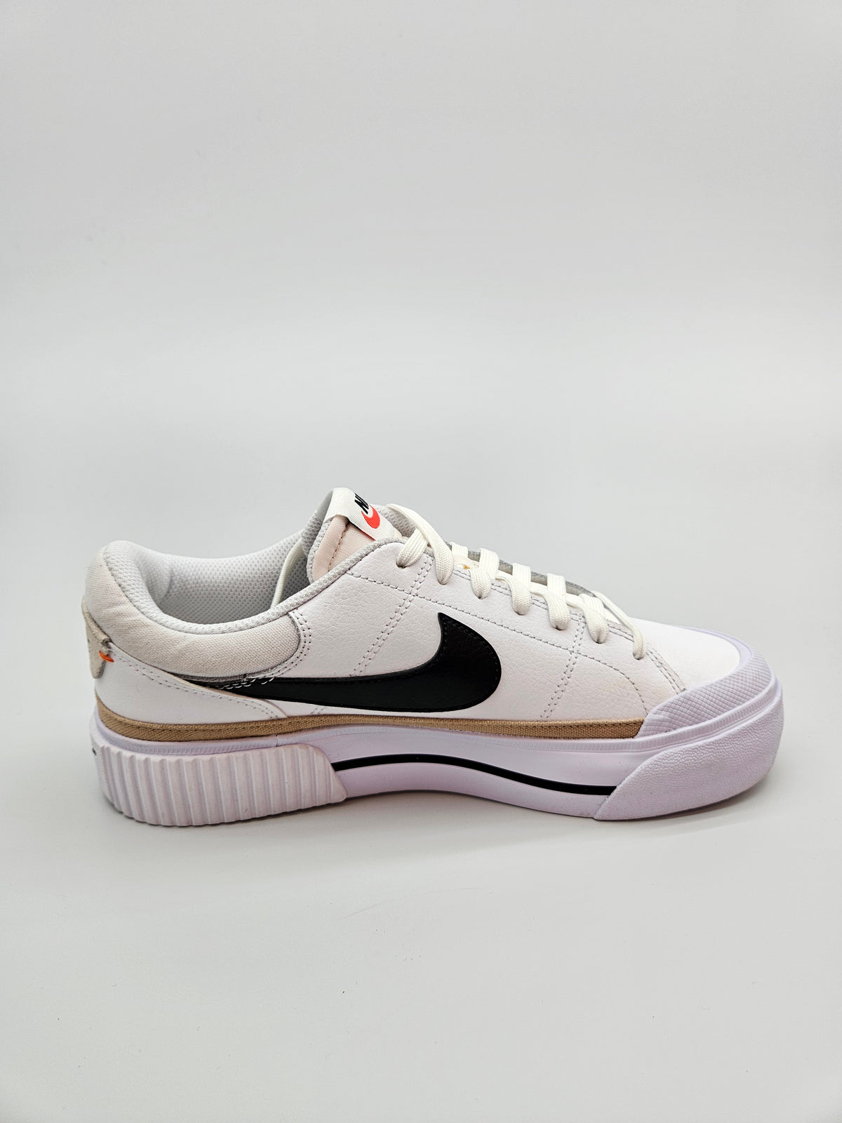NIKE NOVI ORIGINAL PATIKI BR 40.5
