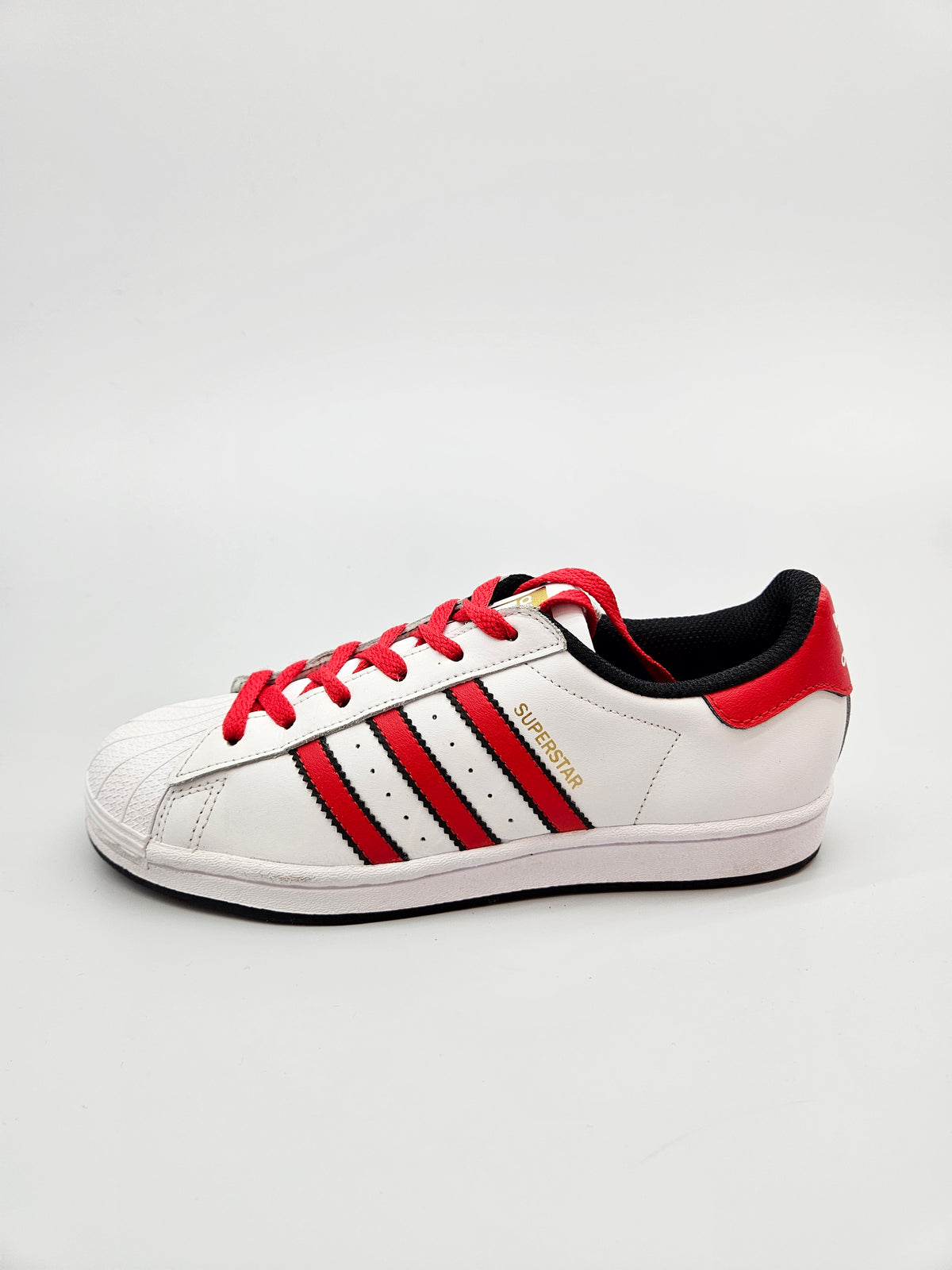 ADIDAS SUPERSTAR NOVI ORIGINAL PATIKI BR 38.5