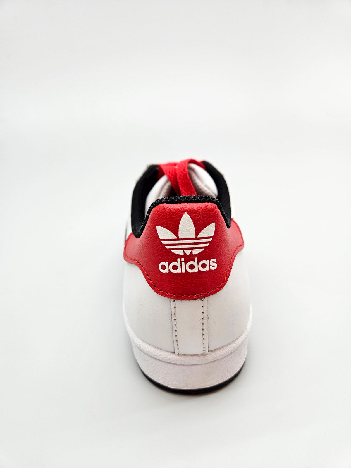ADIDAS SUPERSTAR NOVI ORIGINAL PATIKI BR 38.5