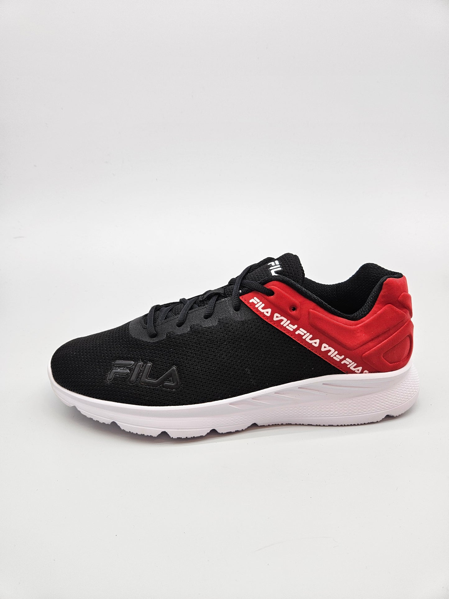 FILA NOVI ORIGINAL PATIKI. R 47