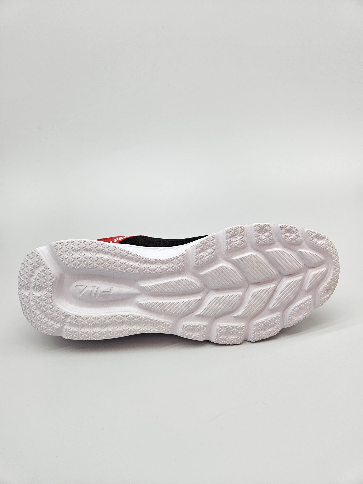 FILA NOVI ORIGINAL PATIKI. R 47