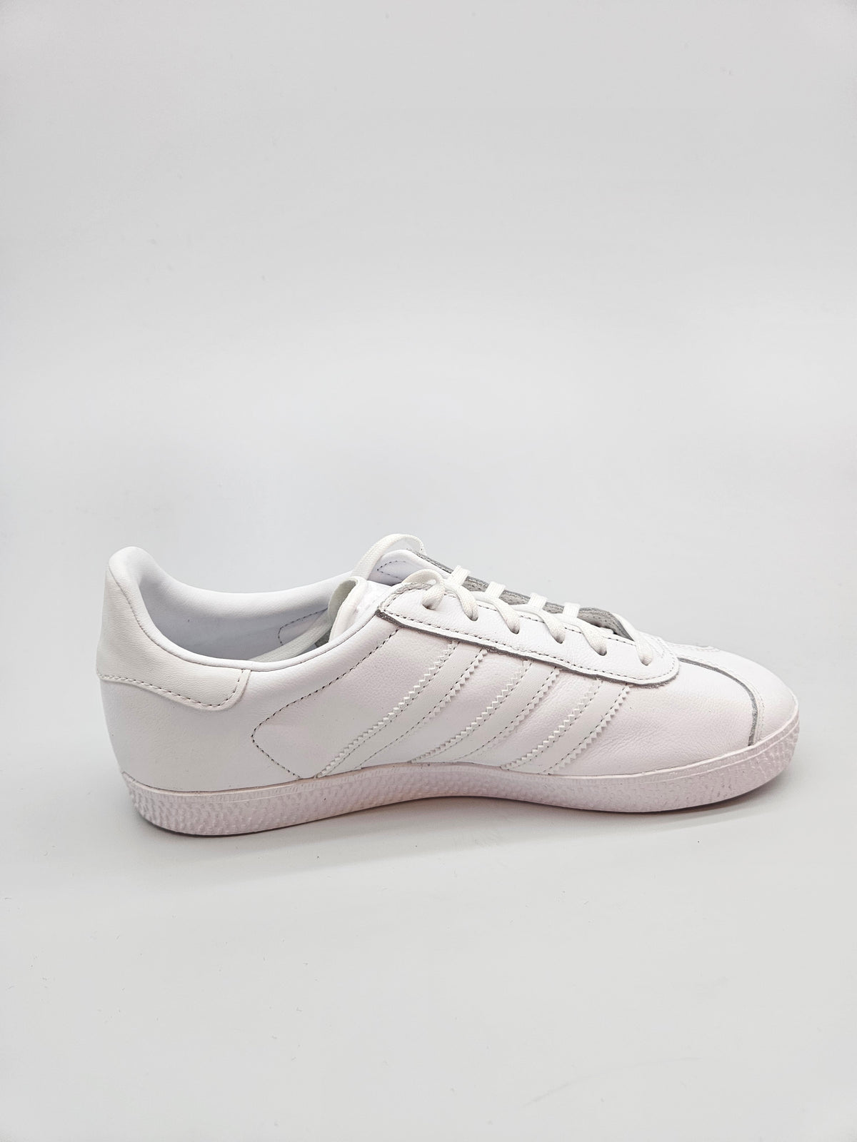 ADIDAS GAZZELE NOVI ORIGINAL PATIKI BR 37