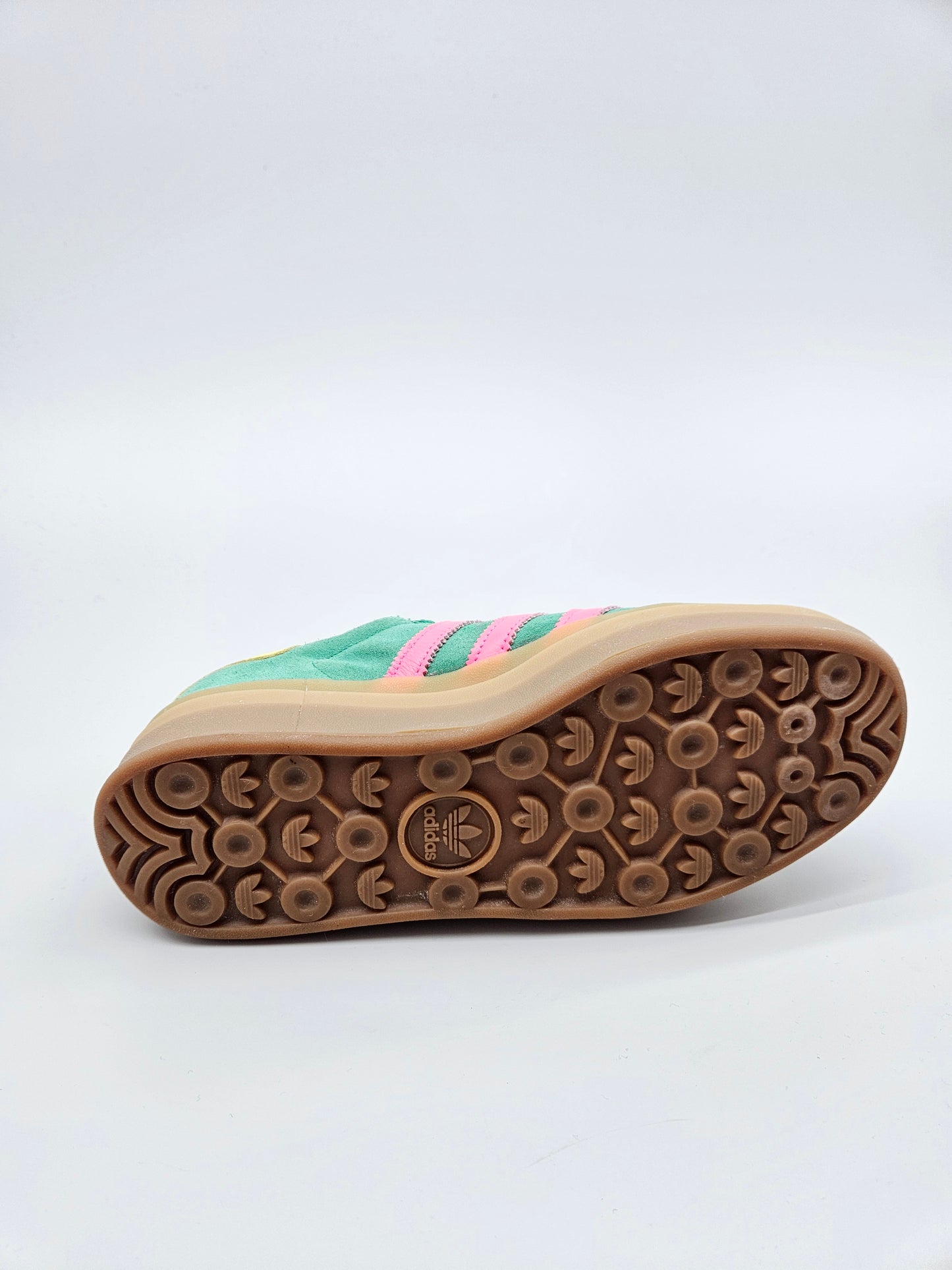 ADIDAS GAZZELE NOVI ORIGINAL PATIKI BR 40.5