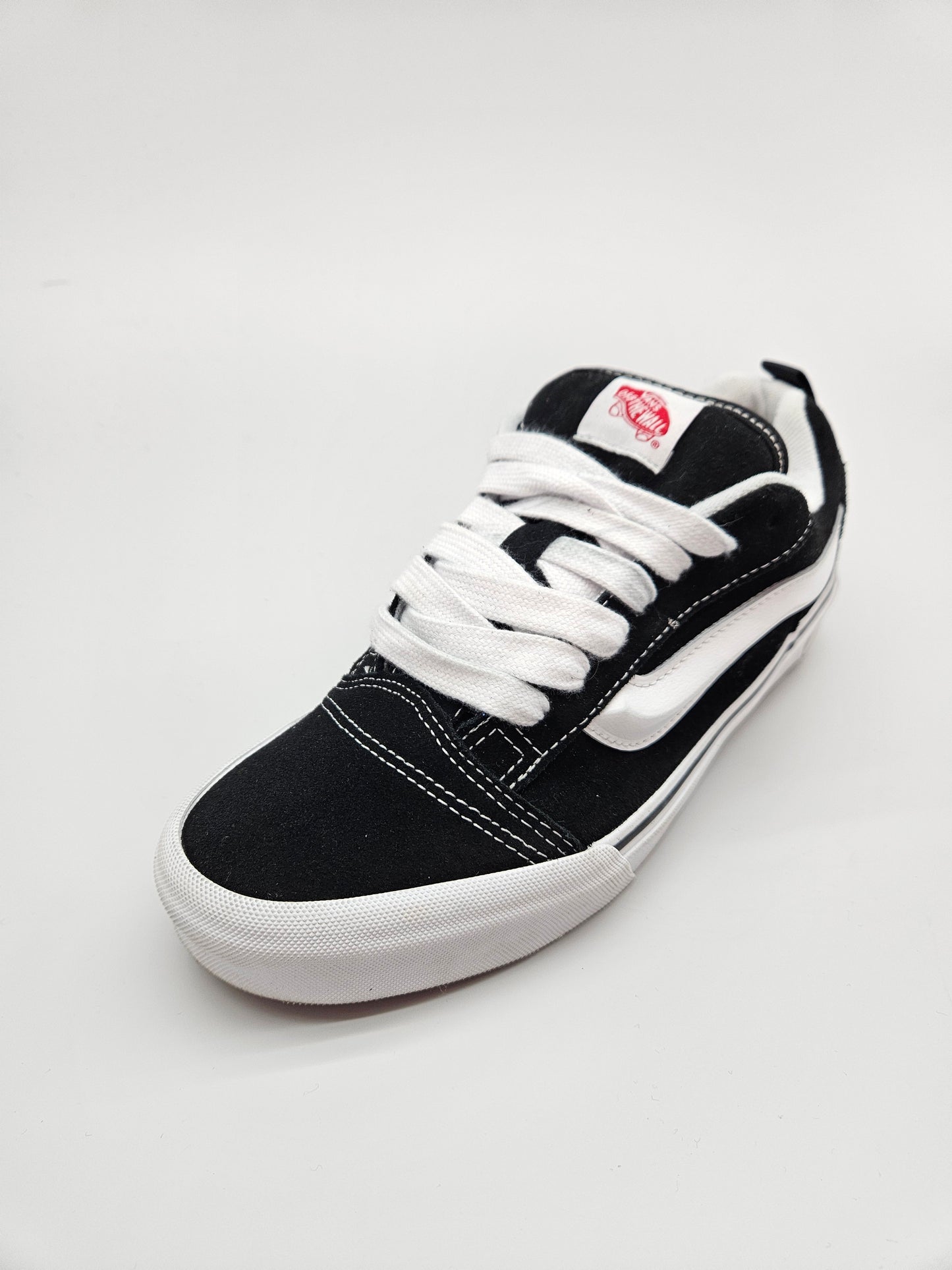 VANS NOVI ORIGINAL PATIKI BR 42.5