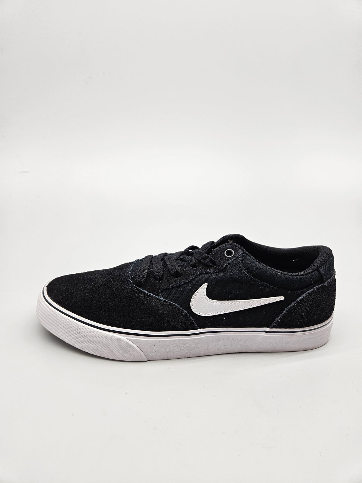 NIKE NOVI ORIGINAL PATIKI BR 41