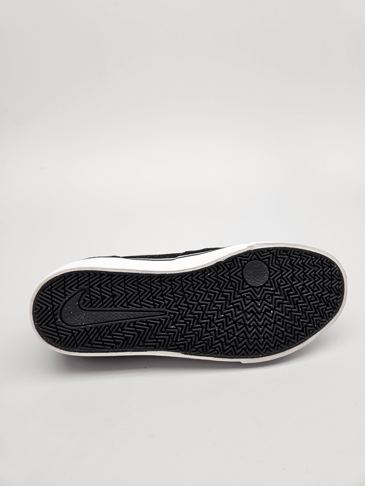 NIKE NOVI ORIGINAL PATIKI BR 41