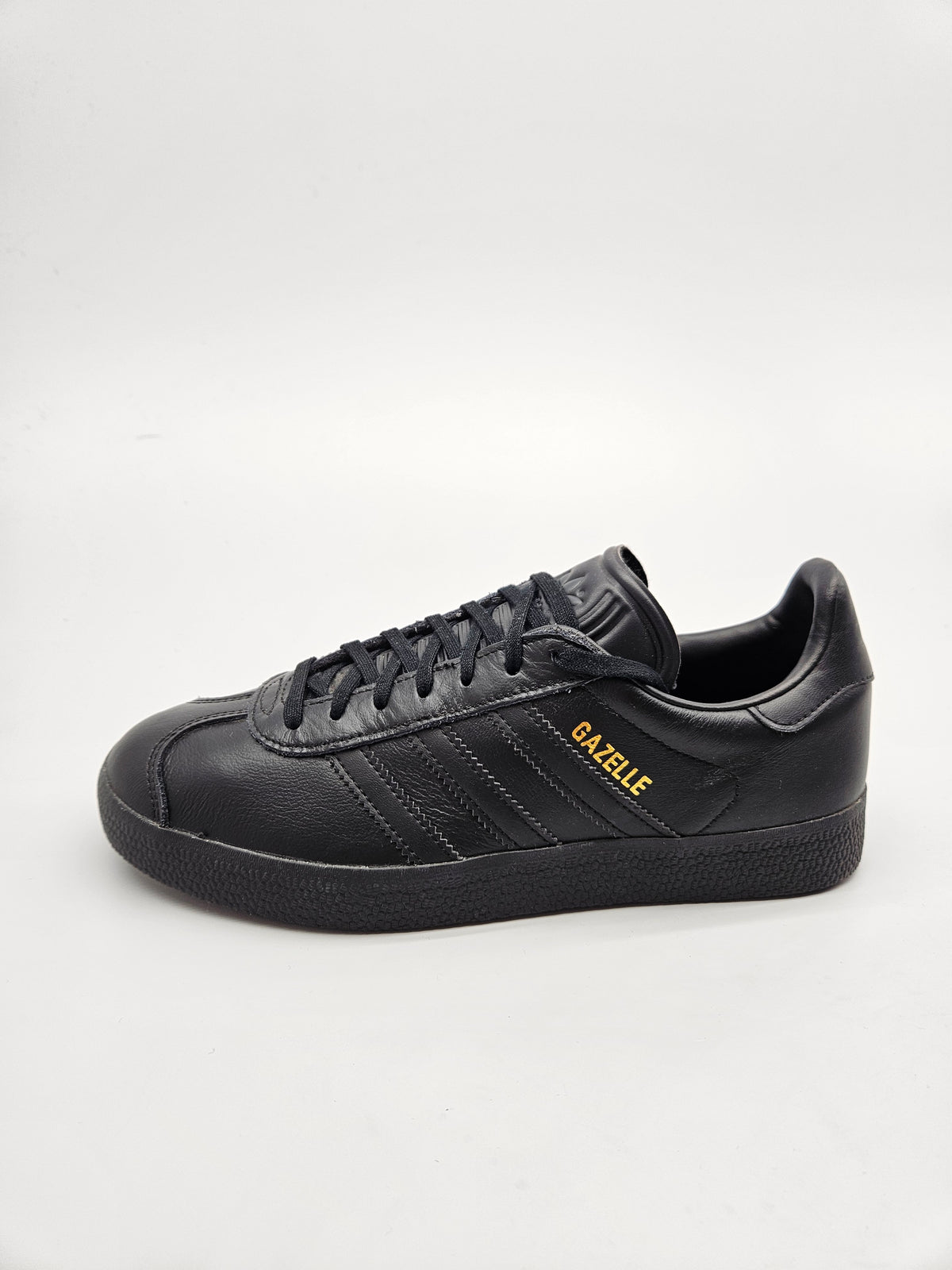 ADIDAS GAZZELE NOVI ORIGINAL PATIKI BR 39